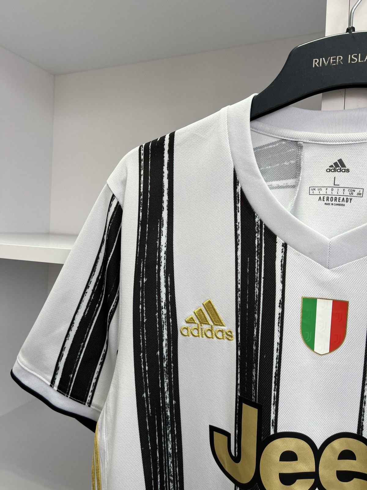 Adidas × Vintage JUVENTUS 2020 2021 HOME SHIRT FOOTBALL SOCCER JERSEY Size US L / EU 52-54 / 3 - 7 Thumbnail