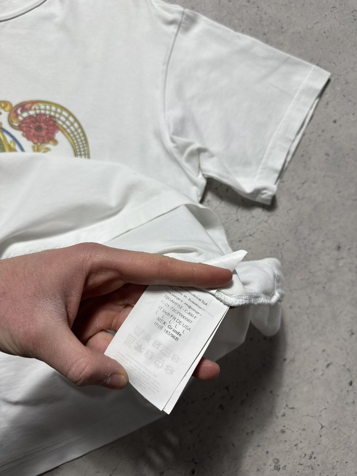 Versace Jeans Couture Versace Jeans Couture White Luxury Big Logo T-Shirt Size L Size US L / EU 52-54 / 3 - 8 Thumbnail