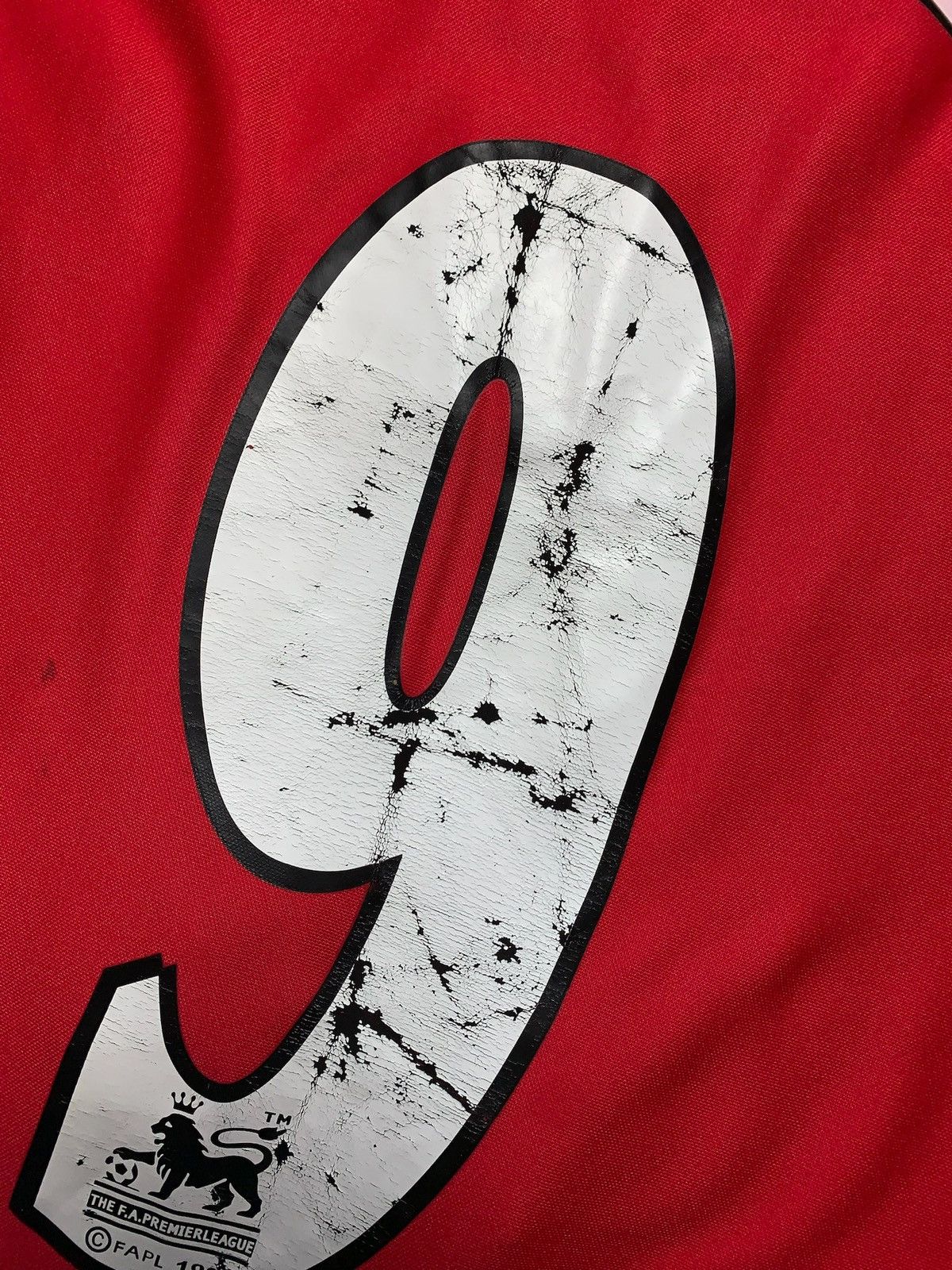 Vintage Vintage Liverpool soccer jersey size L 9 Fowler Reebok UEFA Size US L / EU 52-54 / 3 - 11 Thumbnail