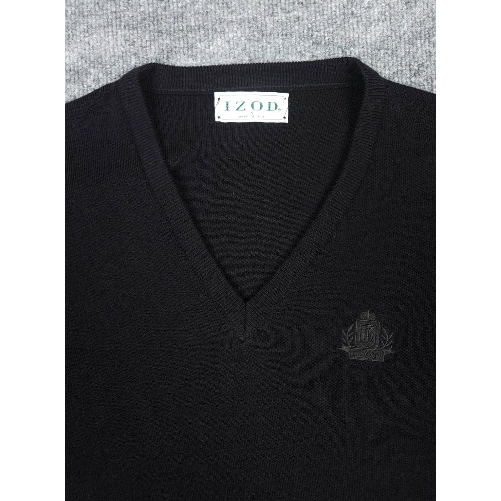 Izod VINTAGE IZOD Sweater Mens Small Black Acrylic V-Neck Made in USA EUC Golf Size US S / EU 44-46 / 1 - 3 Thumbnail