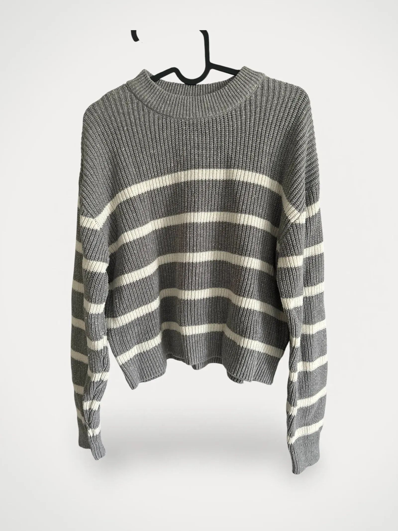 H&M H&M Sweater Size S / US 4 / IT 40 - 1 Thumbnail
