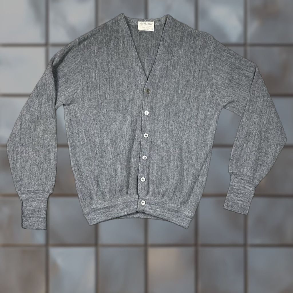 Vintage VINTAGE Jefflinks Cardigan Sweater Mens XL Gray 100% DuPont Orlon Knit Tight-Knit Fair Isle V-Neck Long Sleeve Hand Wash Only Regular Fit Crew? Size US XL / EU 56 / 4 - 1 Thumbnail