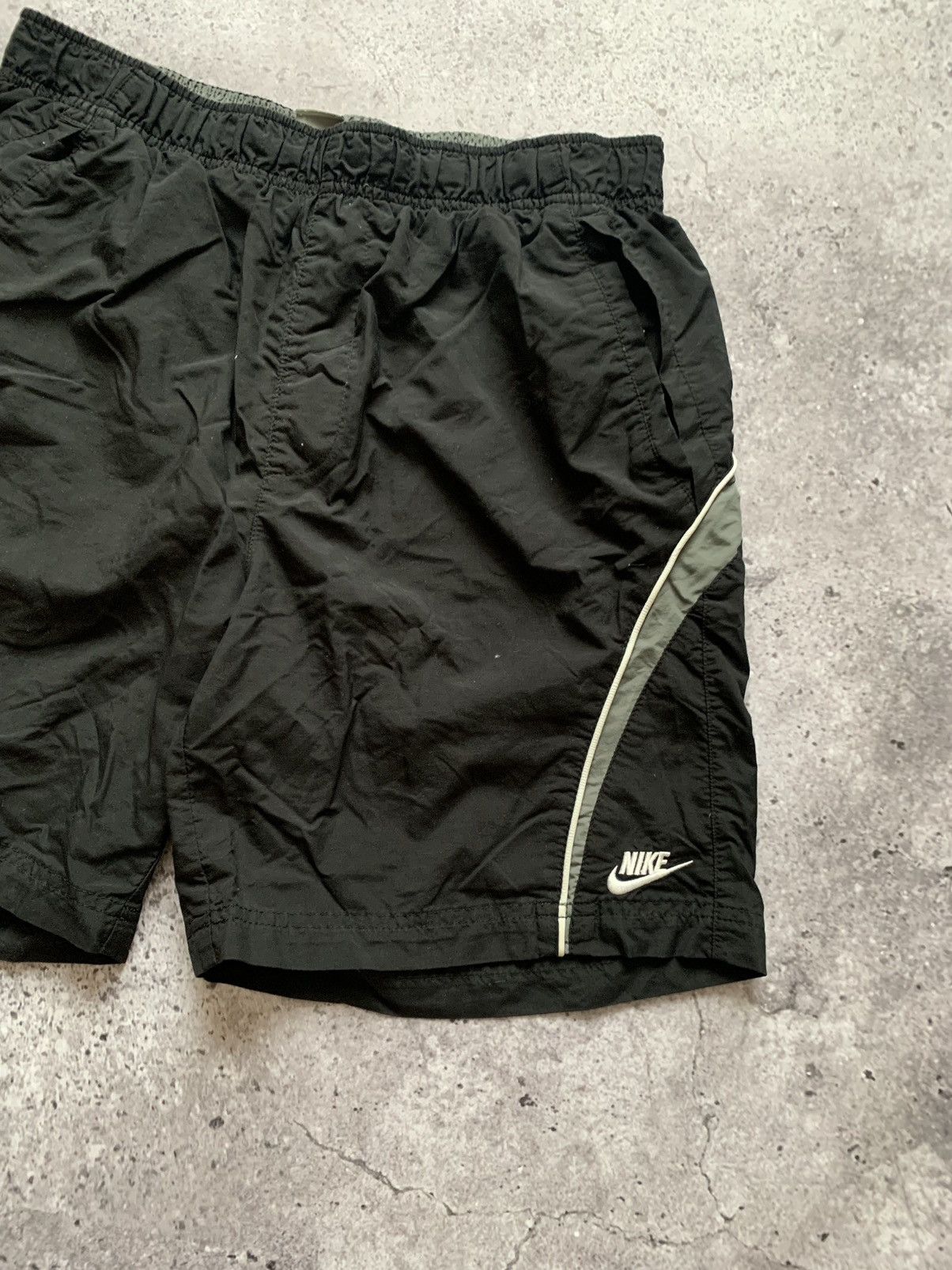 Nike × Vintage 🔥VINTAGE NIKE NYLON SHORTS Size US 32 / EU 48 - 4 Thumbnail