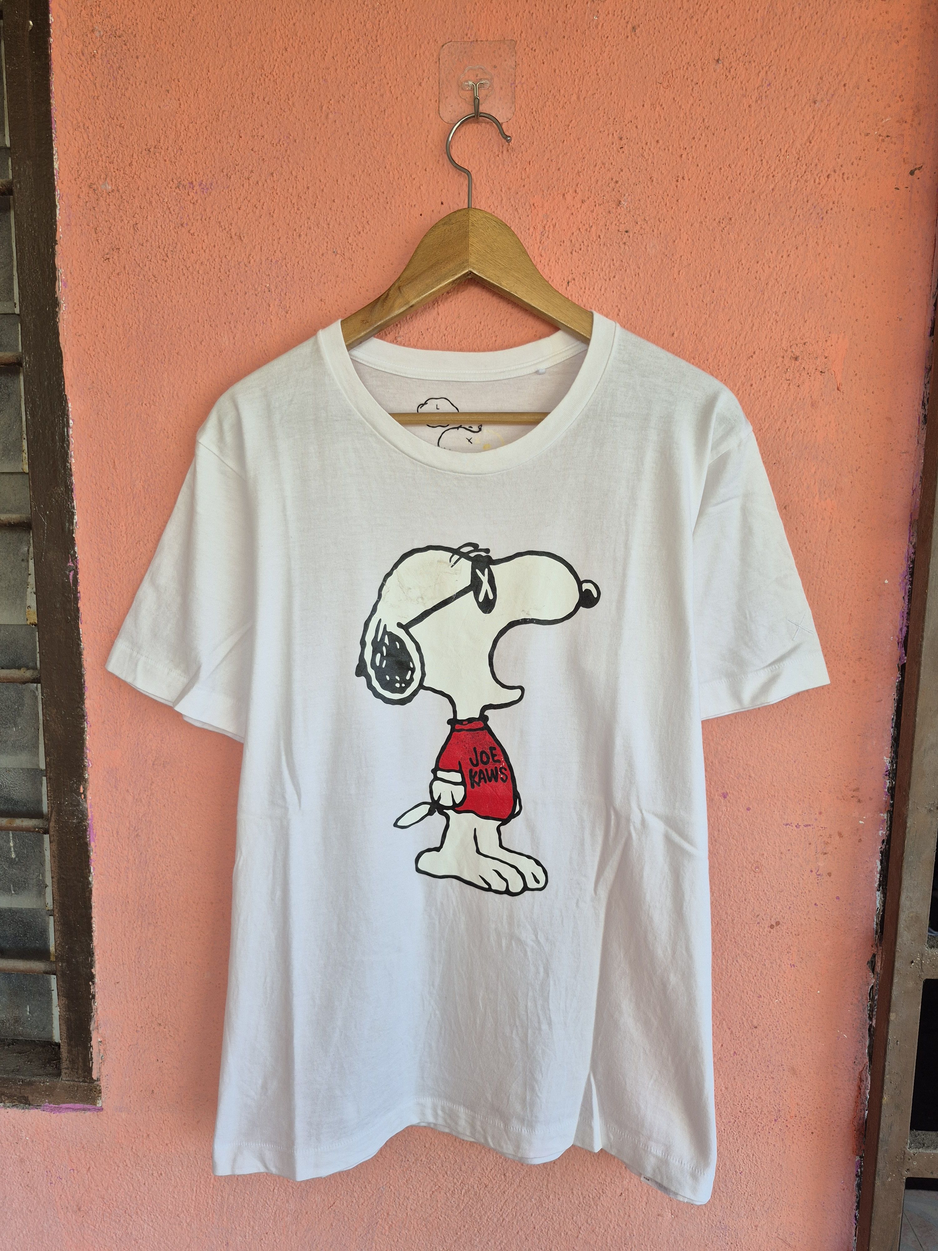 Kaws 🔥 Uniqlo Peanuts Snoopy Kaws Cartoon Designer Tee Size US L / EU 52-54 / 3 - 1 Thumbnail