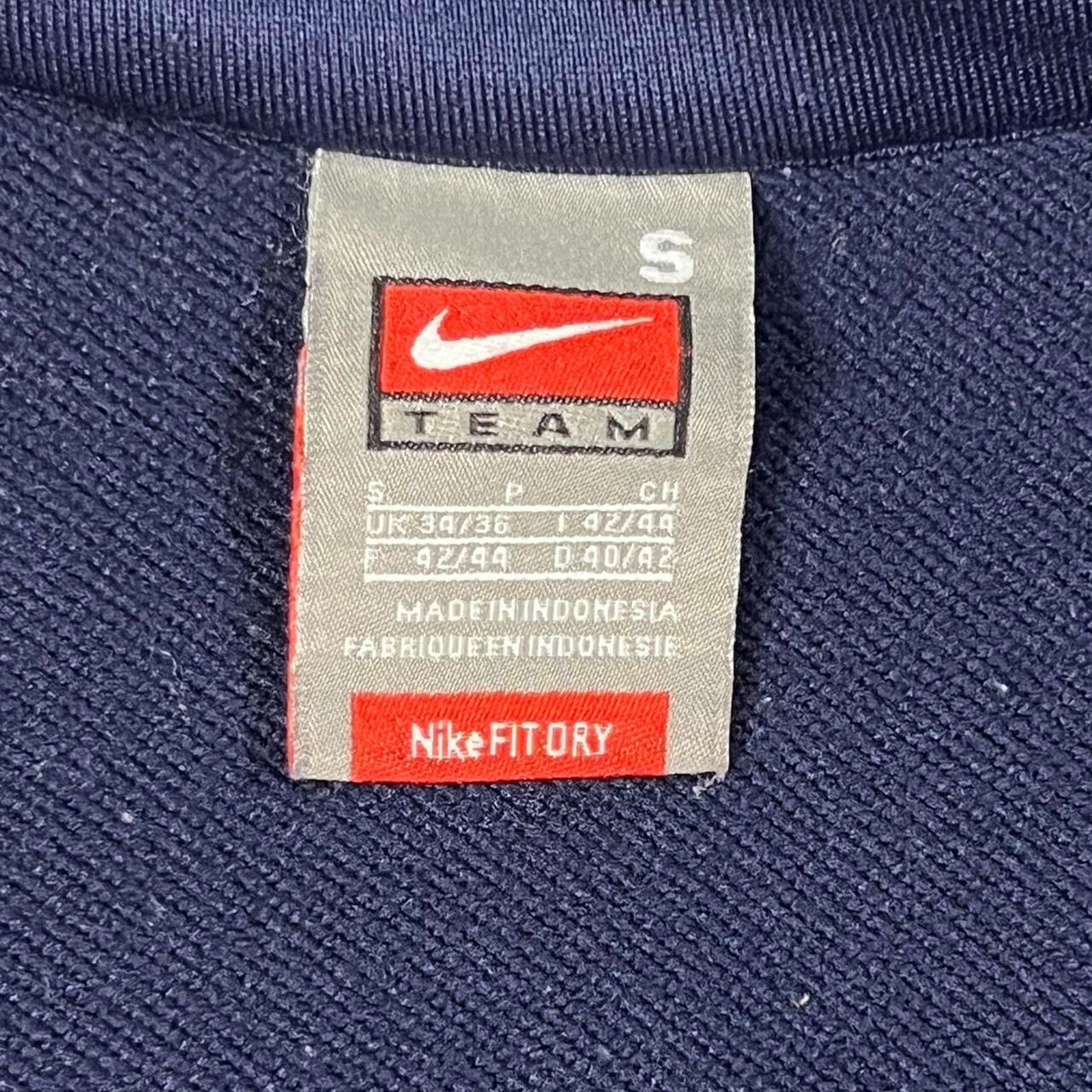 Nike Vintage Nike Y2K TFull Zip Up Track Jacket Men’s Size S Size US S / EU 44-46 / 1 - 3 Thumbnail