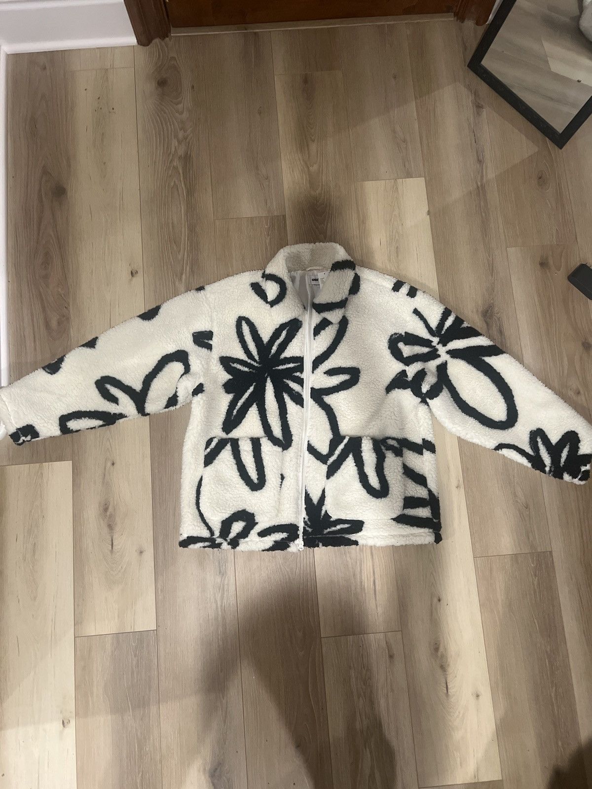 Obey Obey White + Black Flower Design Zip Up Sweater Size US L / EU 52-54 / 3 - 5 Thumbnail