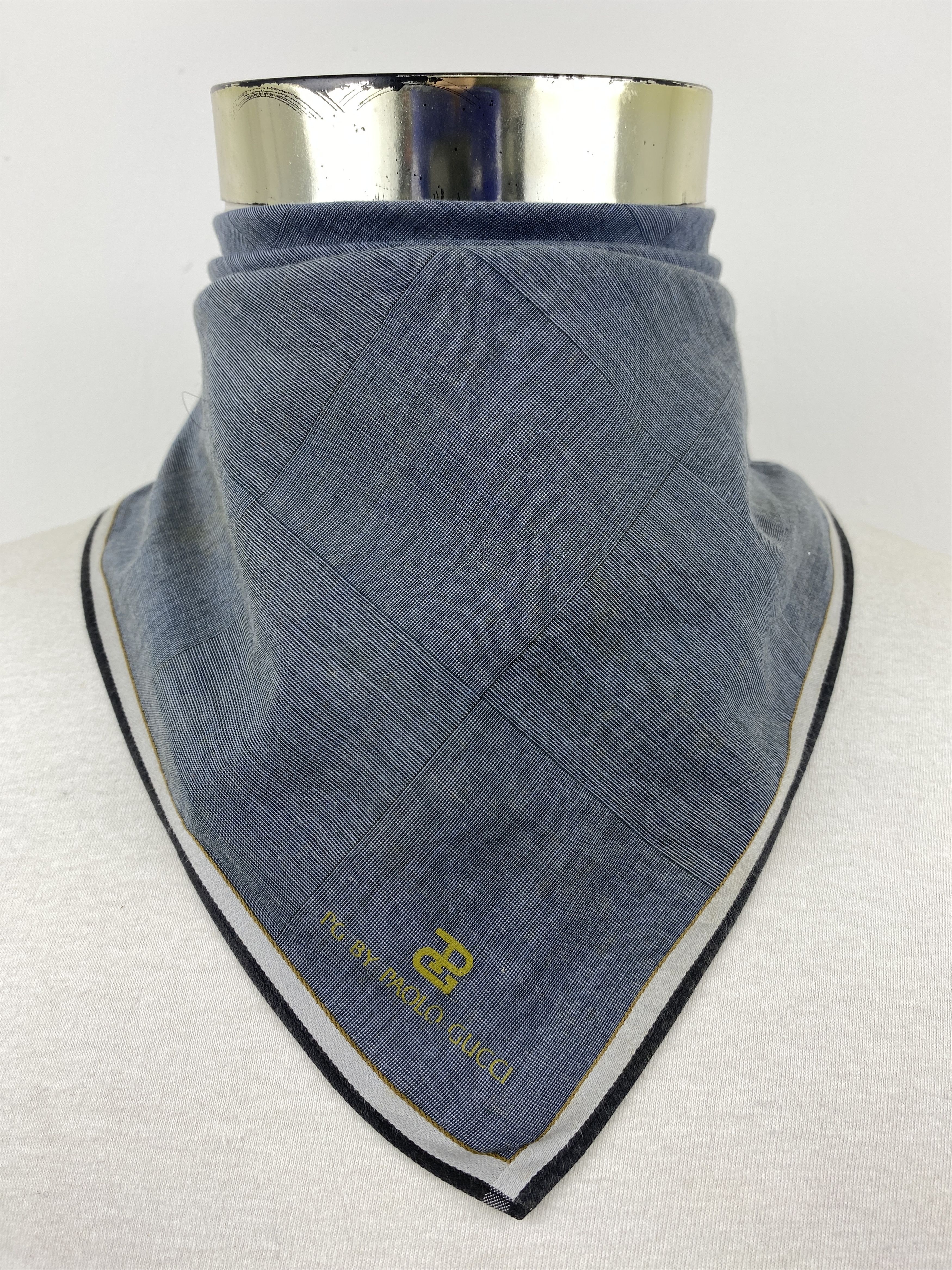 Vintage Paolo Gucci Handkerchief / Bandana / Neckerchief HKC0663 Size ONE SIZE - 1 Thumbnail