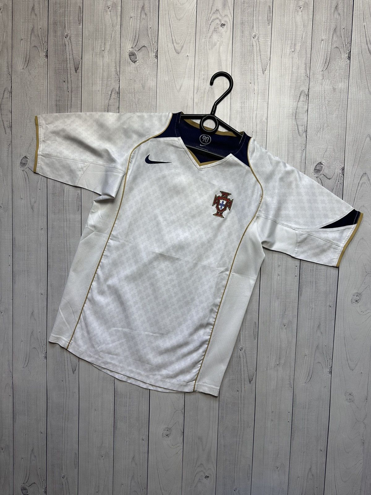 Nike × Vintage Vintage Nike Portugal soccer jersey Figo size Xs white Size US XS / EU 42 / 0 - 1 Thumbnail