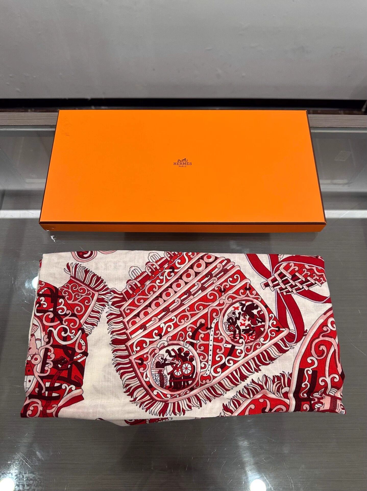 Hermes Hermes 140x140cm Cashmere Red Armor Logo Scarf Size ONE SIZE - 2 Thumbnail