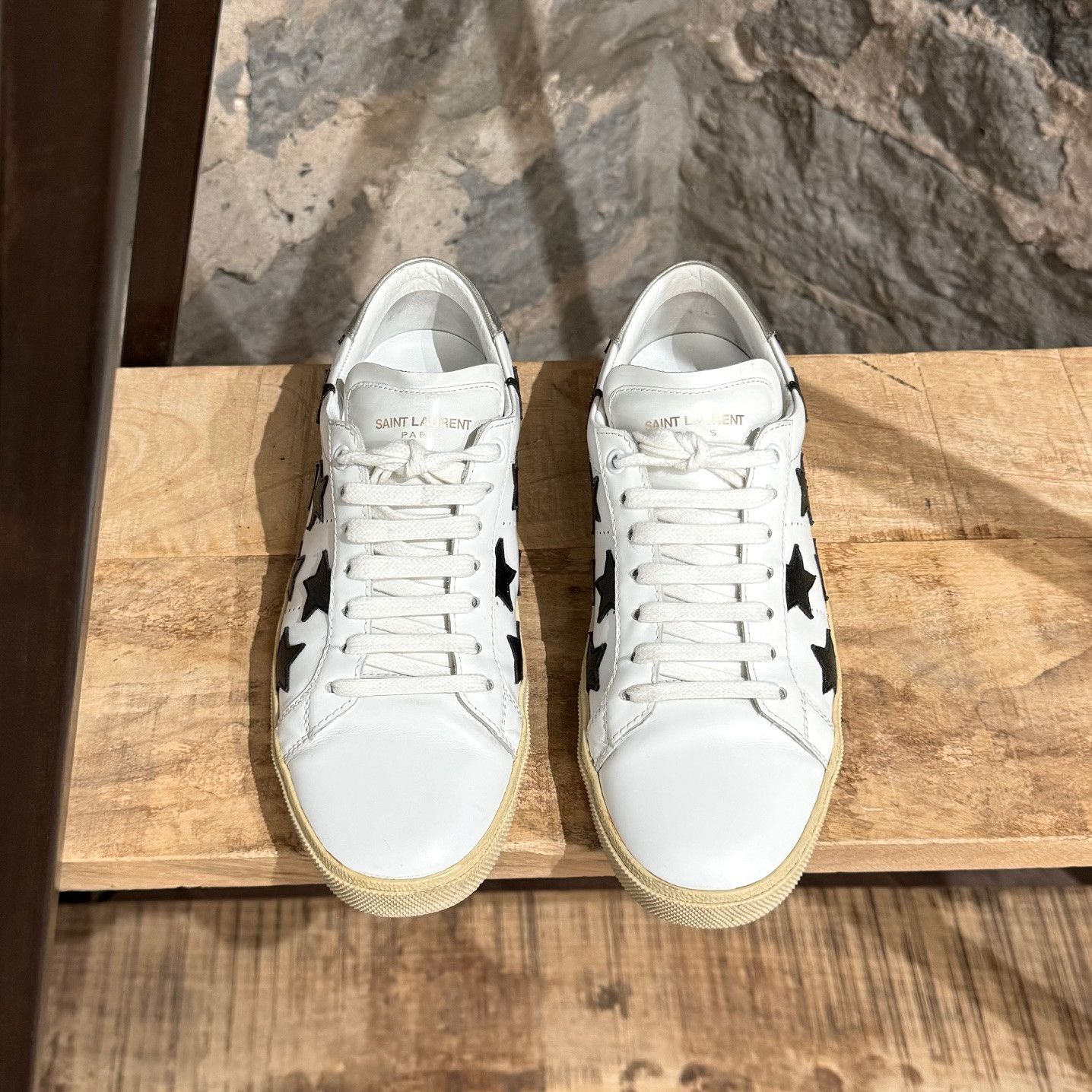 Saint Laurent Paris Saint Laurent White Leather Stars Appliqué Court Sneakers Size US 9.5 / IT 39.5 - 2 Thumbnail