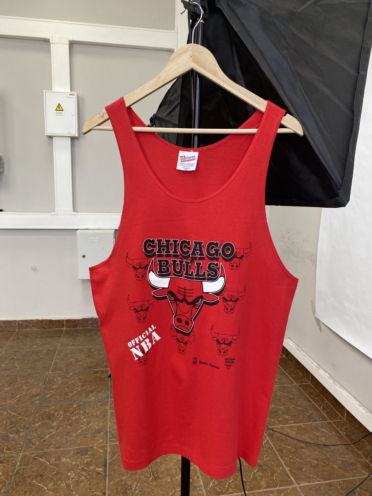 NBA × Vintage 🇺🇸 Vintage 90s Chicago Bulls Henes jersey Official NBA Size US L / EU 52-54 / 3 - 1 Thumbnail
