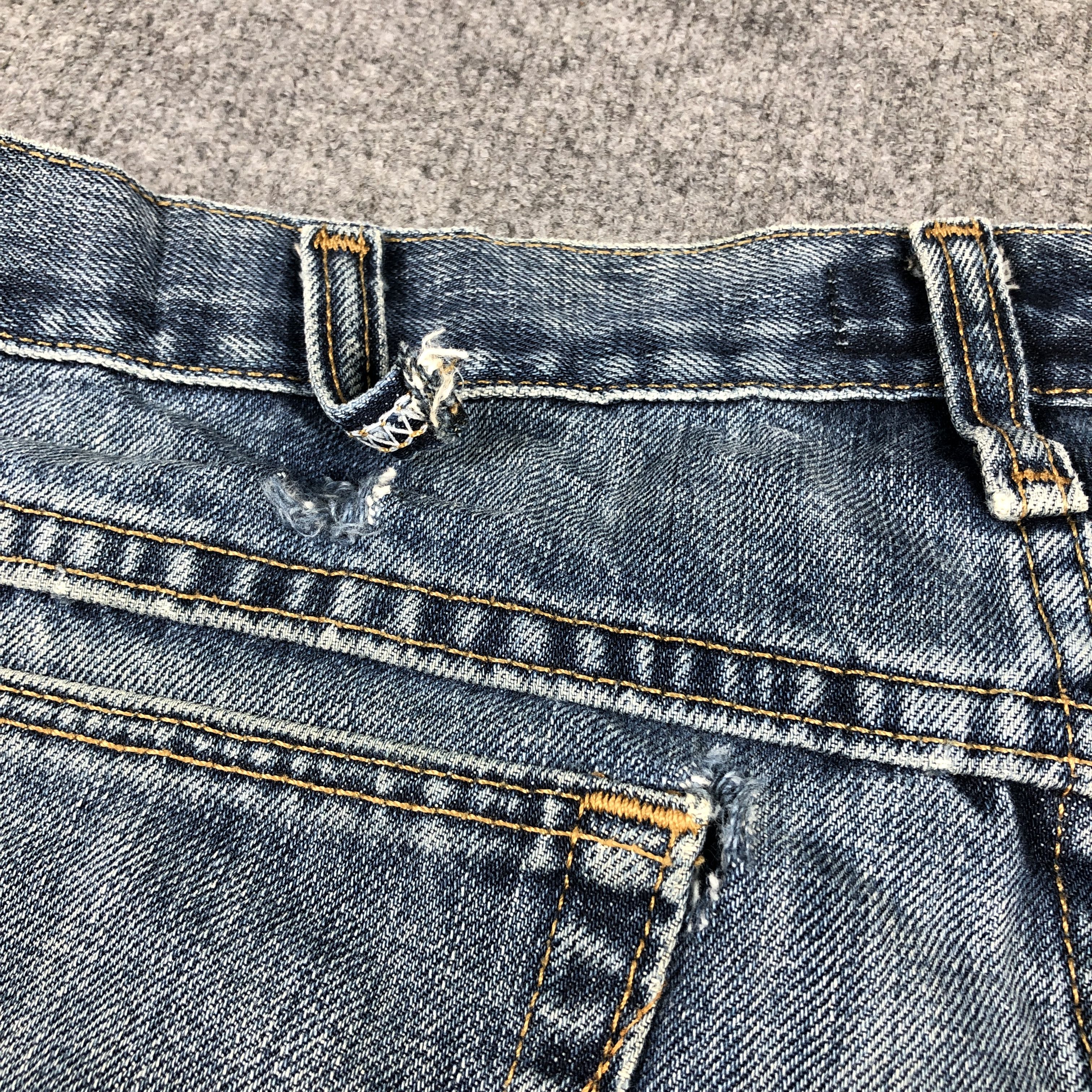 Vintage × Wrangler Vintage Wrangler Light Blue Wash Jeans L736 Size US 35 - 6 Thumbnail