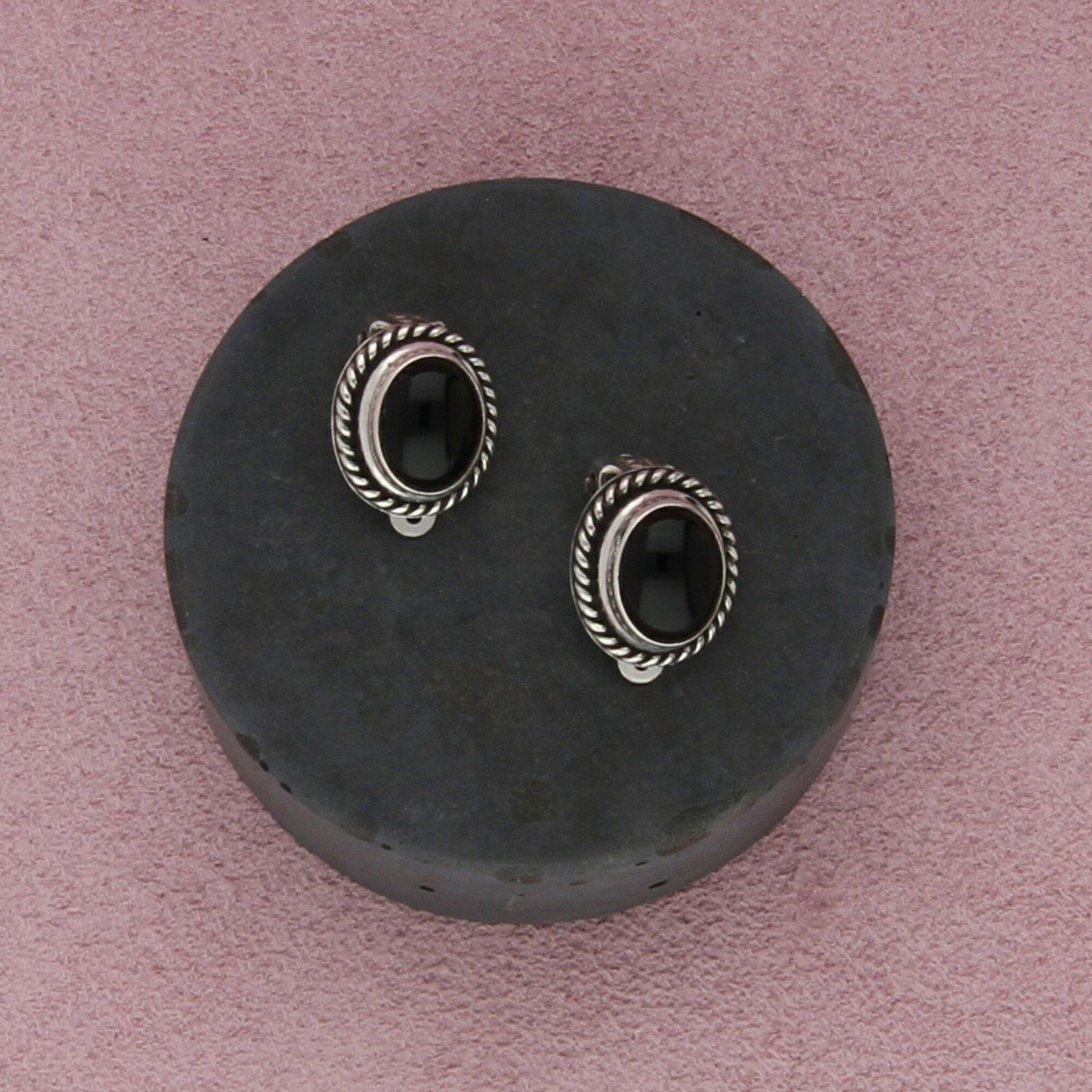 Sterling Silver sterling silver vintage braided onyx clip-on earrings Size ONE SIZE - 1 Thumbnail