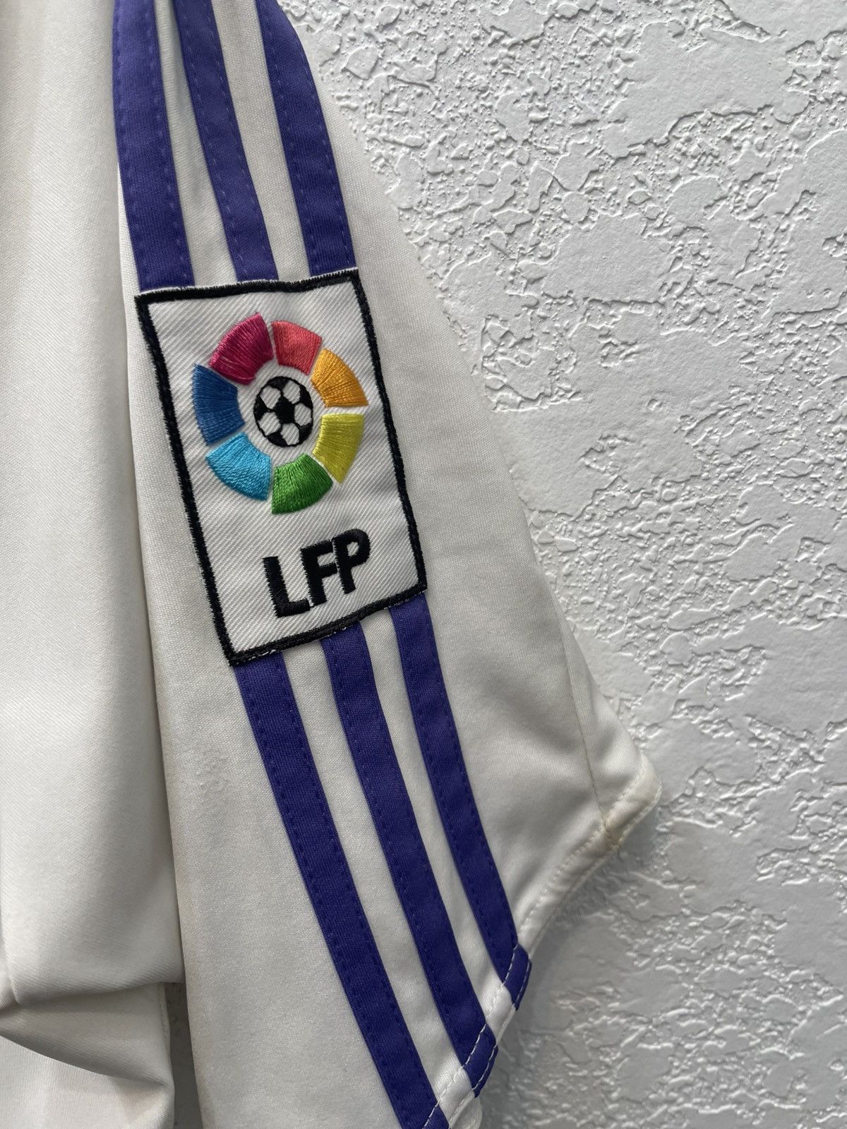 Adidas 2007-2008 REAL MADRID HOME M Size US M / EU 48-50 / 2 - 5 Thumbnail