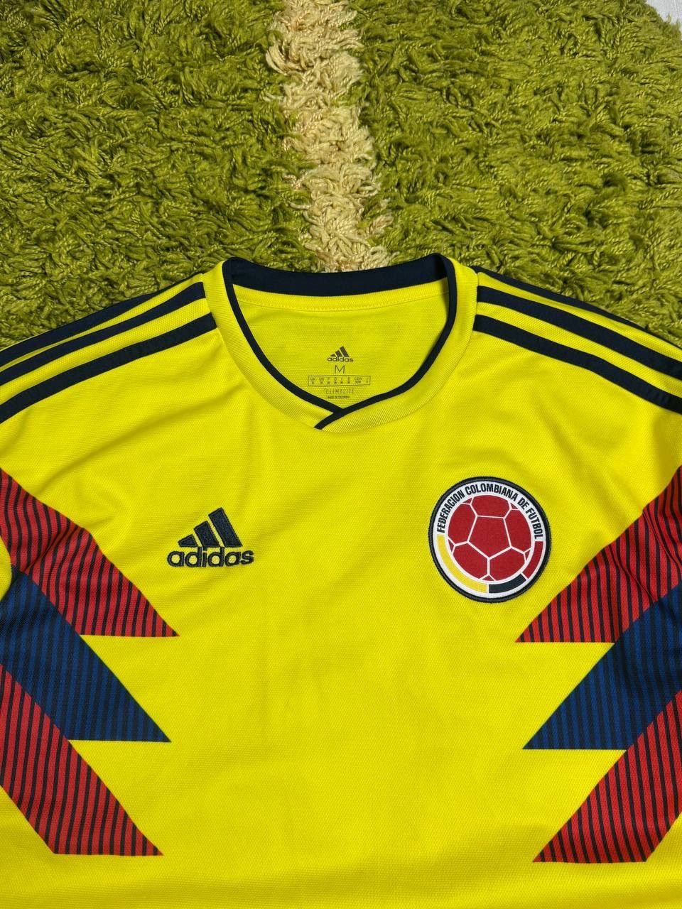 Adidas 2018 Vintage Adidas Columbia Soccer Jersey Long Sleeve Size US M / EU 48-50 / 2 - 2 Thumbnail
