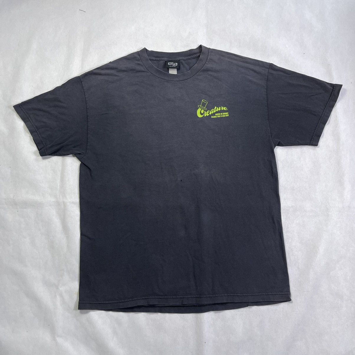 Santa Cruz Skateboards Vintage 90s Creature Skateboard Nhs Distressed Tshirt Size US XL / EU 56 / 4 - 2 Thumbnail