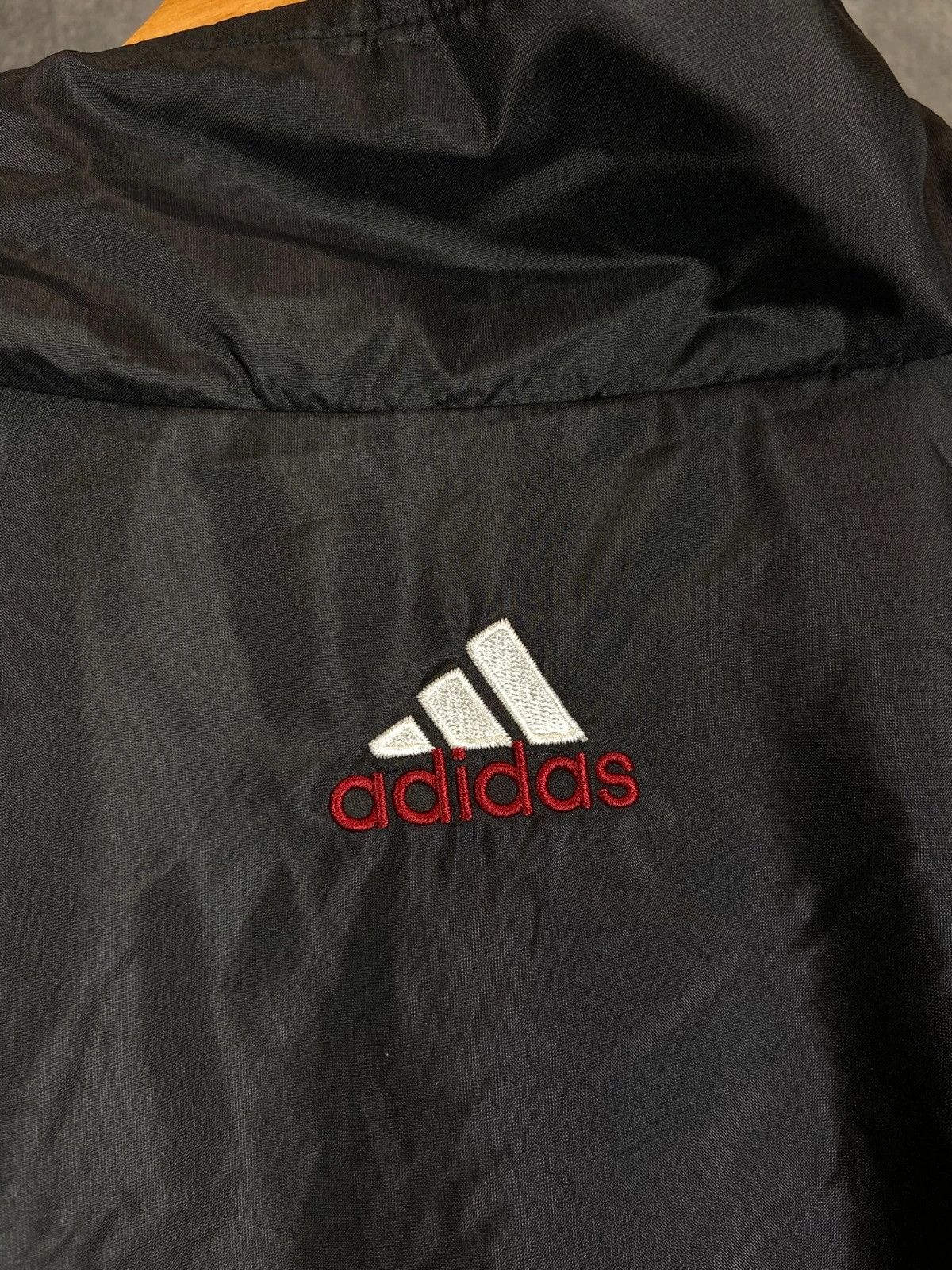 Adidas Adidas Black Windbreaker L Vintage Streetwear Size US L / EU 52-54 / 3 - 5 Thumbnail
