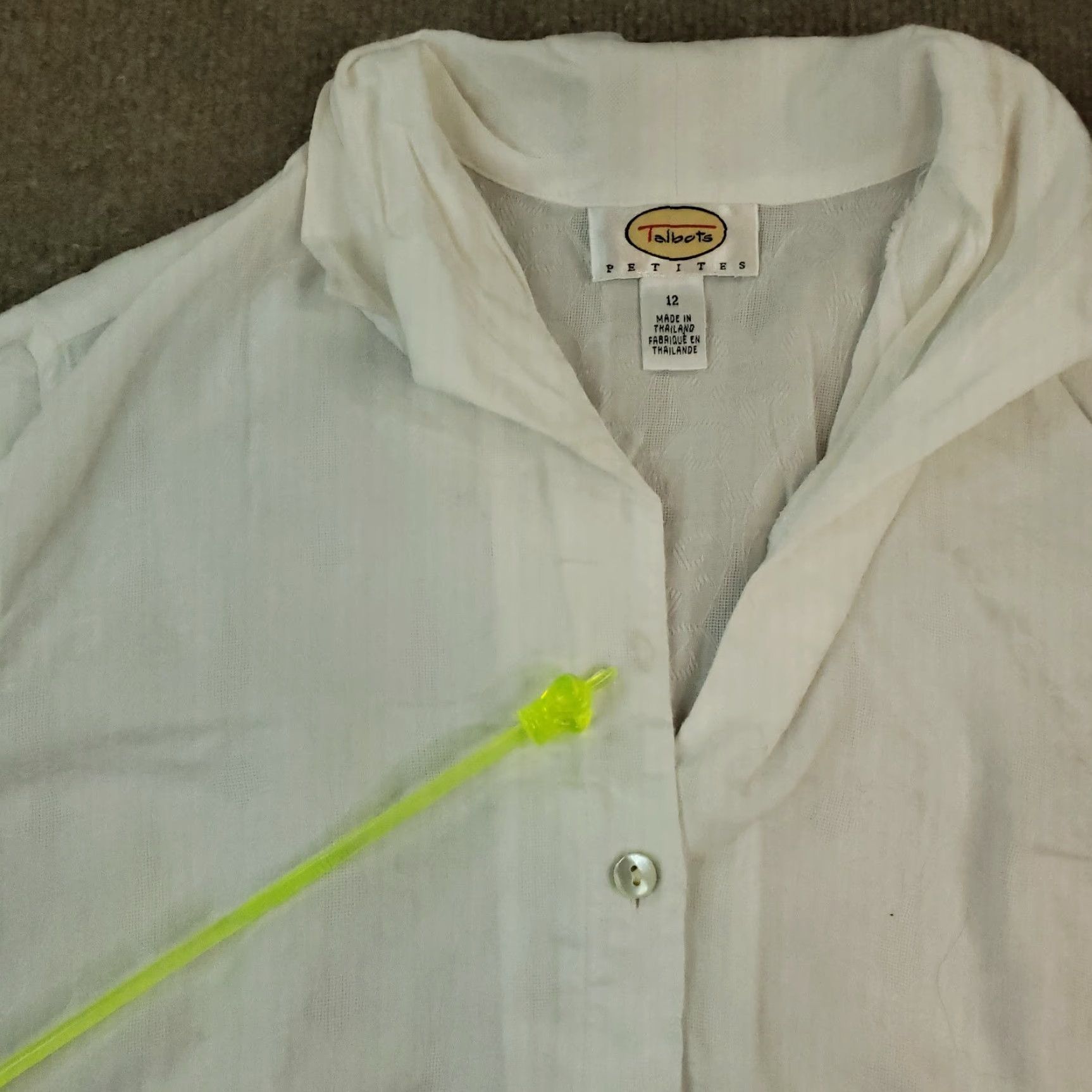 Talbots Talbots Shirt Women 12P White Long Sleeve Casual Button-Up with Ruffle Cuff Size XL / US 12-14 / IT 48-50 - 7 Thumbnail