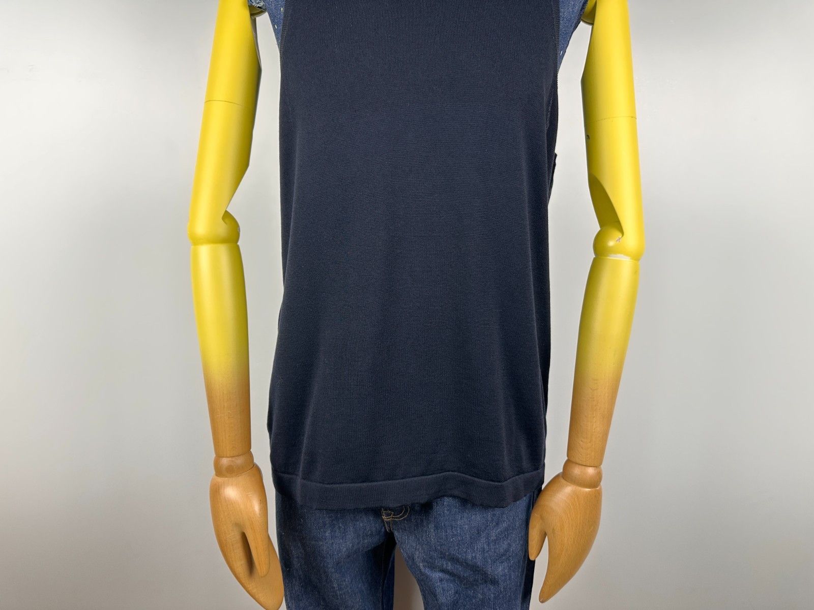 Suitsupply Suitsupply Mens Knitted Tank Top Sleeveless Black Size L Size US L / EU 52-54 / 3 - 3 Thumbnail