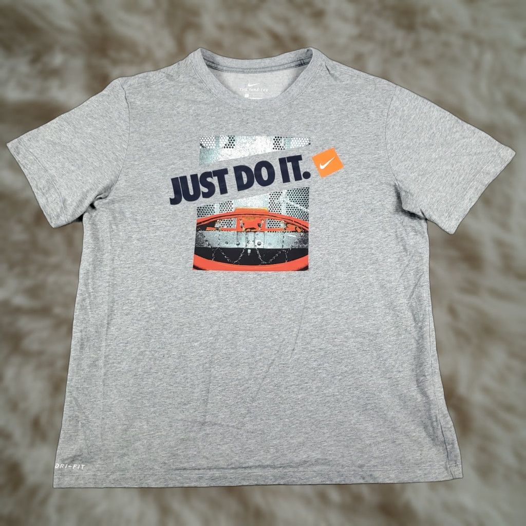 Nike Nike T Shirt Mens Large Gray Swoosh Casual Short Sleeve Adult Size US L / EU 52-54 / 3 - 1 Thumbnail