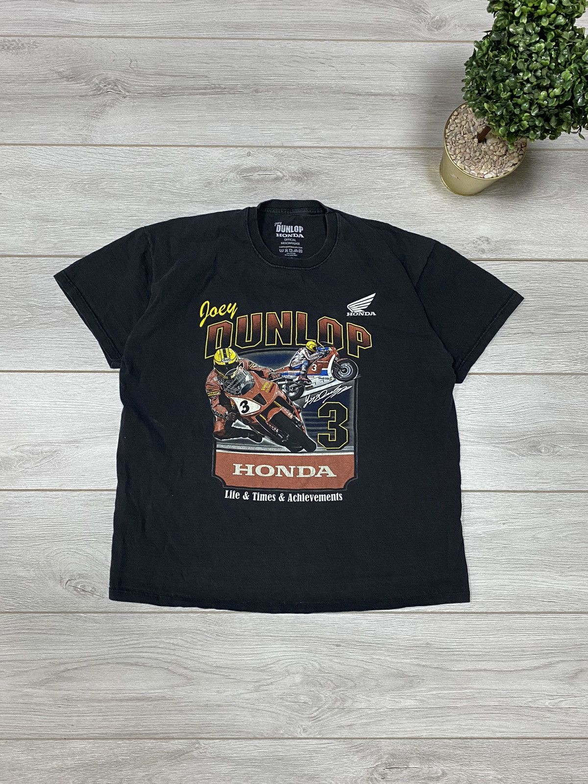 Honda Honda Dunlop Isle of Man vintage t-shirt Size US XL / EU 56 / 4 - 1 Thumbnail