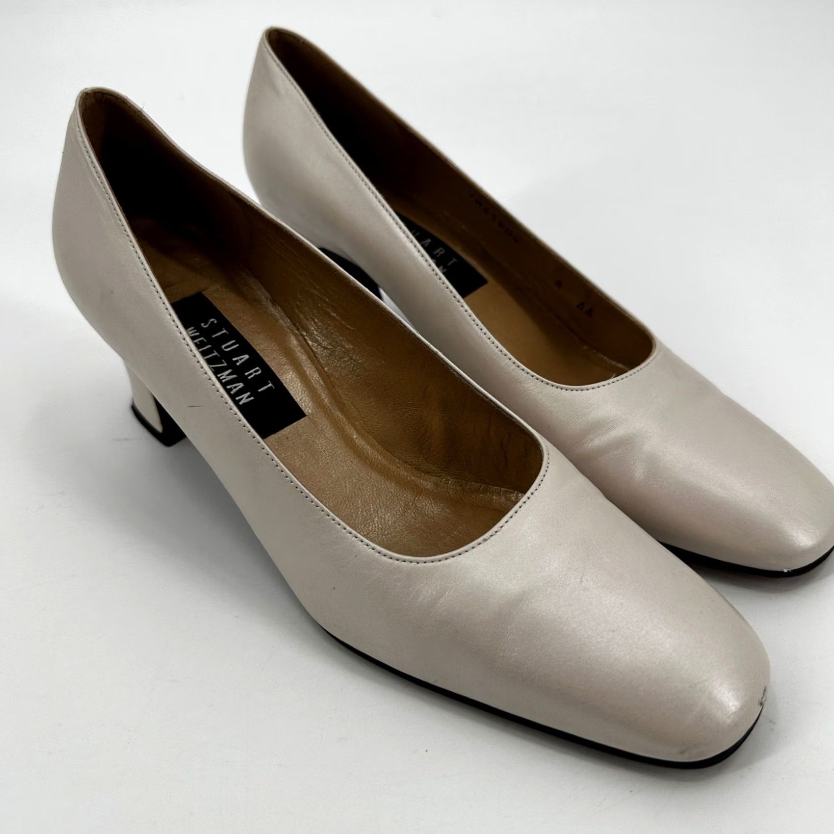 Stuart Weitzman Stuart Weitzman Cream Leather Pumps Square Toe Block Heel 8 AA Leather Sole Leather Upper Office Women's 90s Vintage Leather Heels Size US 8 / IT 38 - 5 Thumbnail