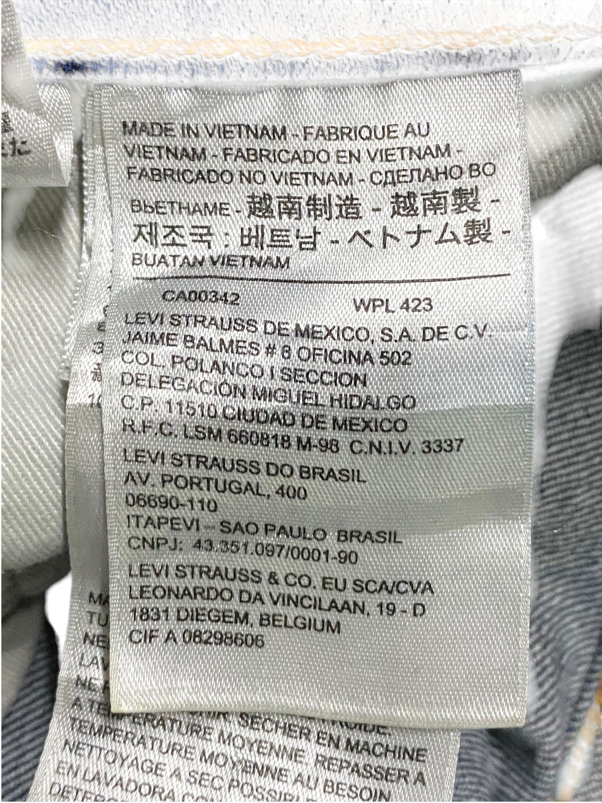 Levi's Levis Vietnam Big E Blue Faded Wash Distressed Loose Jeans Size US 33 - 16 Thumbnail