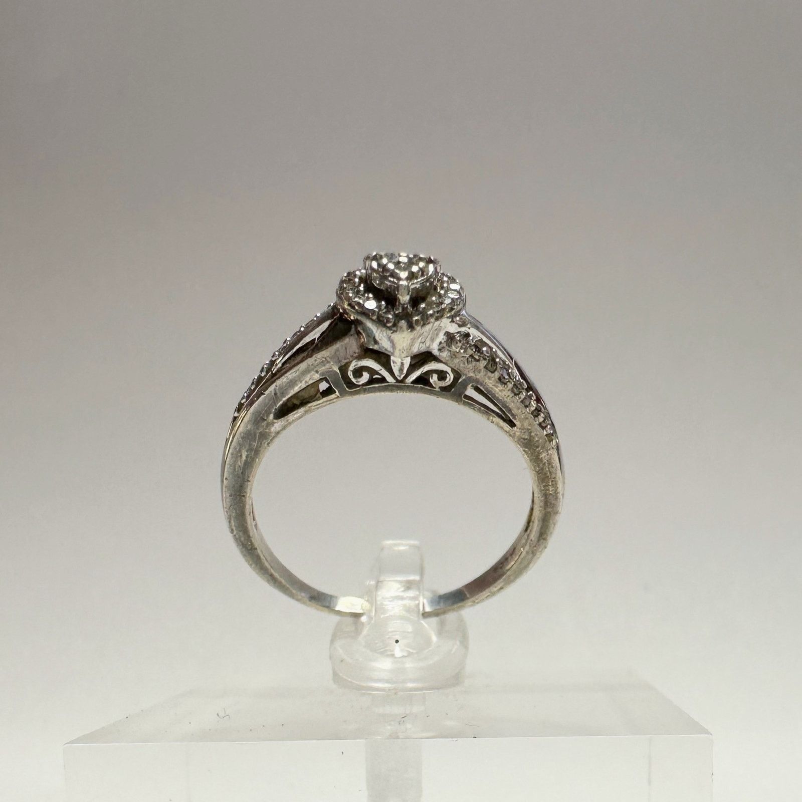 Other Pretty Sterling Silver Heart Ring with White Gemstones Sz 8 Size ONE SIZE - 10 Thumbnail