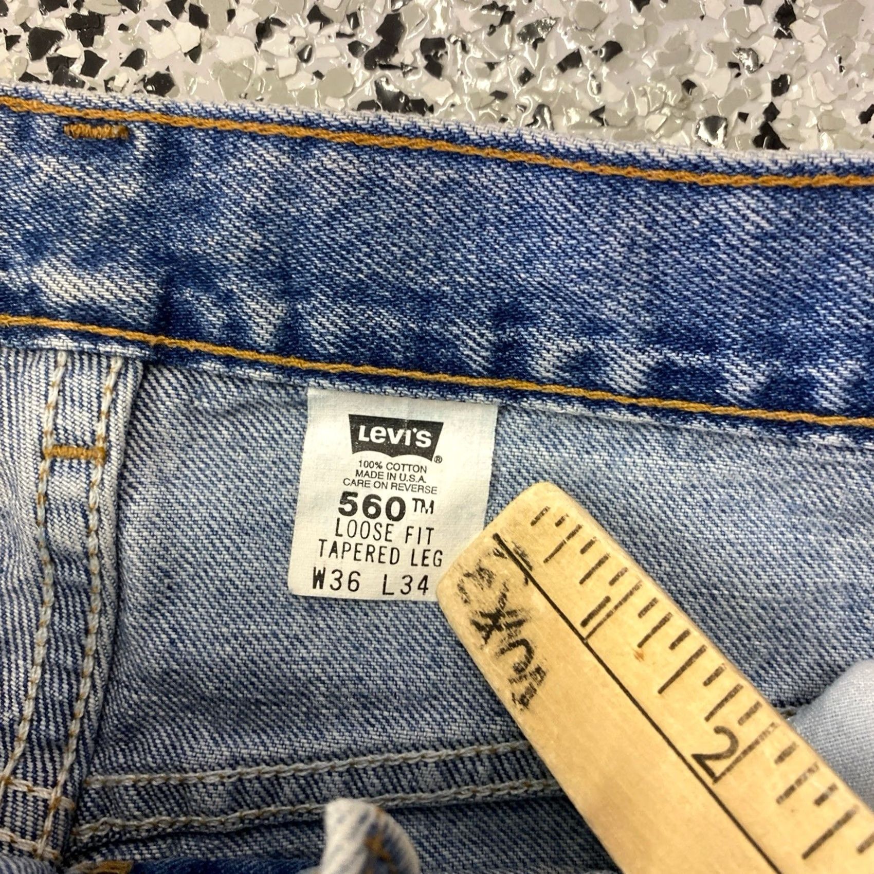 Levi's VINTAGE Levi's 560 Jeans Mens 33x33 Blue Medium Wash Denim Made In USA Size US 33 - 3 Thumbnail