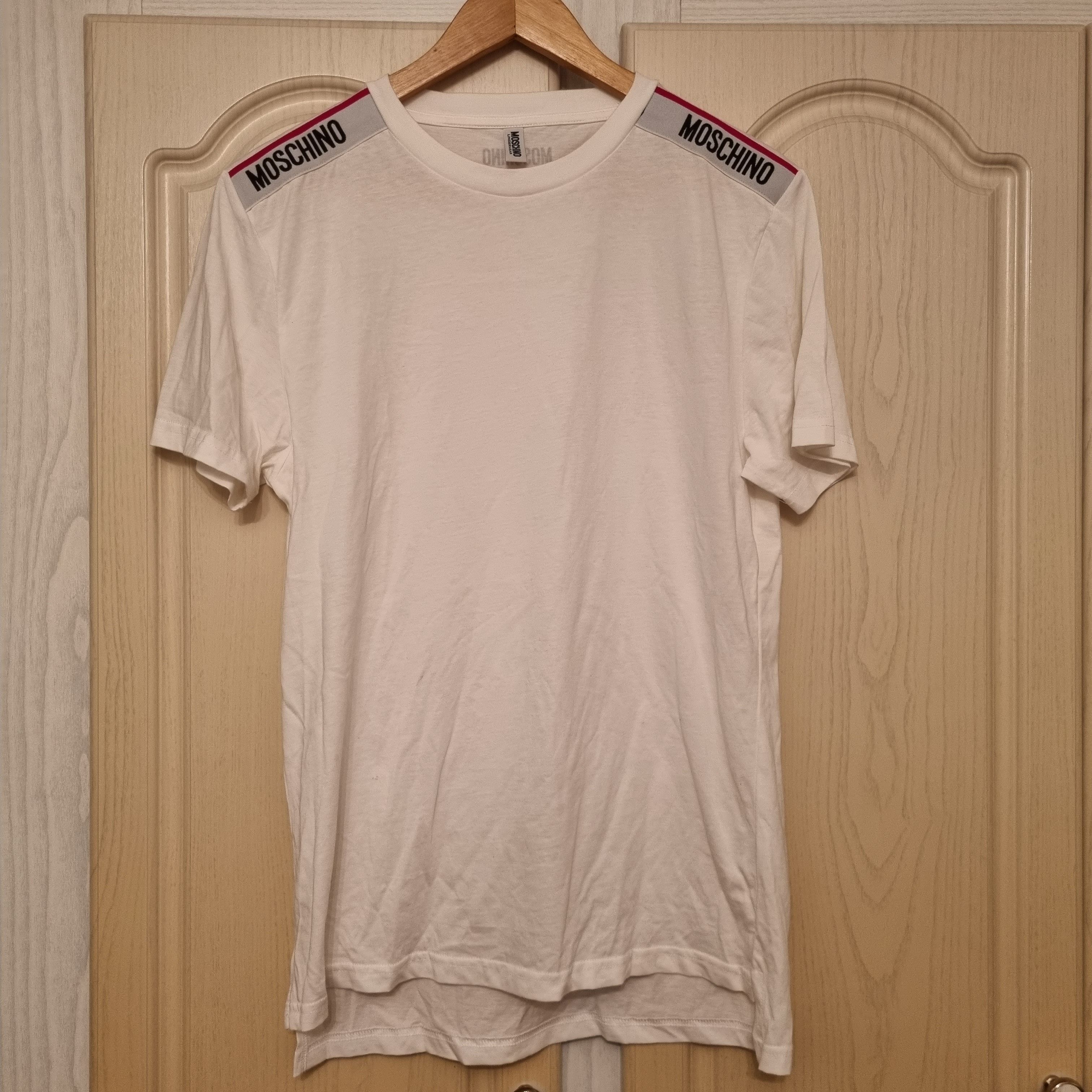 Moschino Moschino Shoulder Logo Tshirt White Size US M / EU 48-50 / 2 - 1 Thumbnail