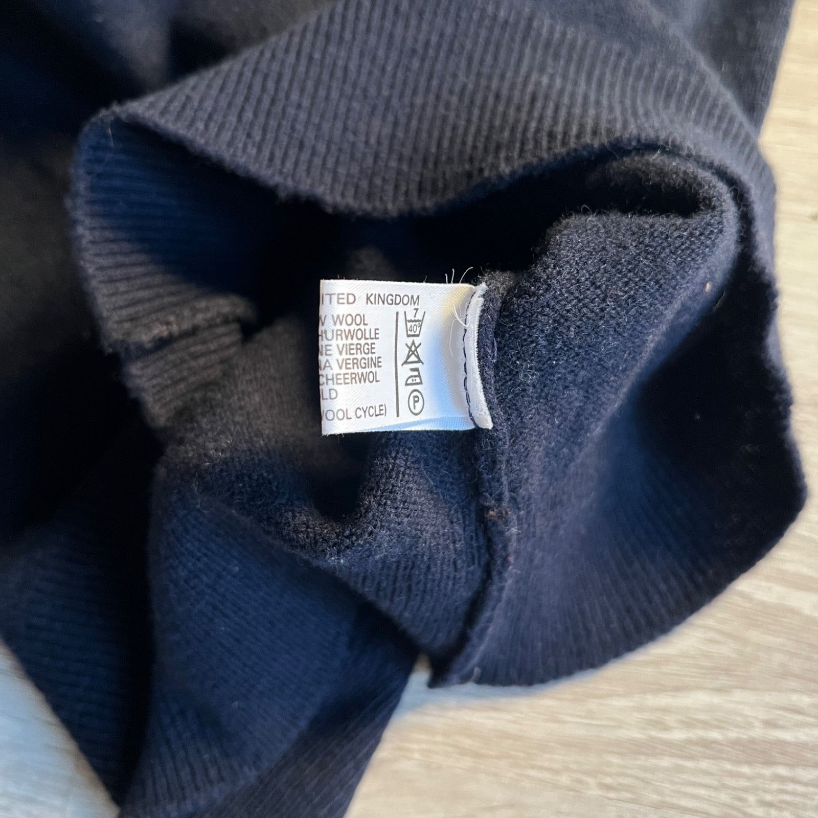 Burberry Burberrys Vintage Lambswool Sweater Vest 9719AC Size M / US 6-8 / IT 42-44 - 5 Thumbnail