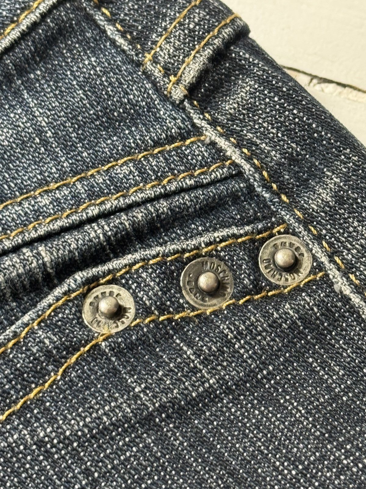 Moschino VINTAGE MOSCHINO JEANS WASHED STYLE MINI DENIM SKIRT Size 28" / US 6 / IT 42 - 8 Thumbnail