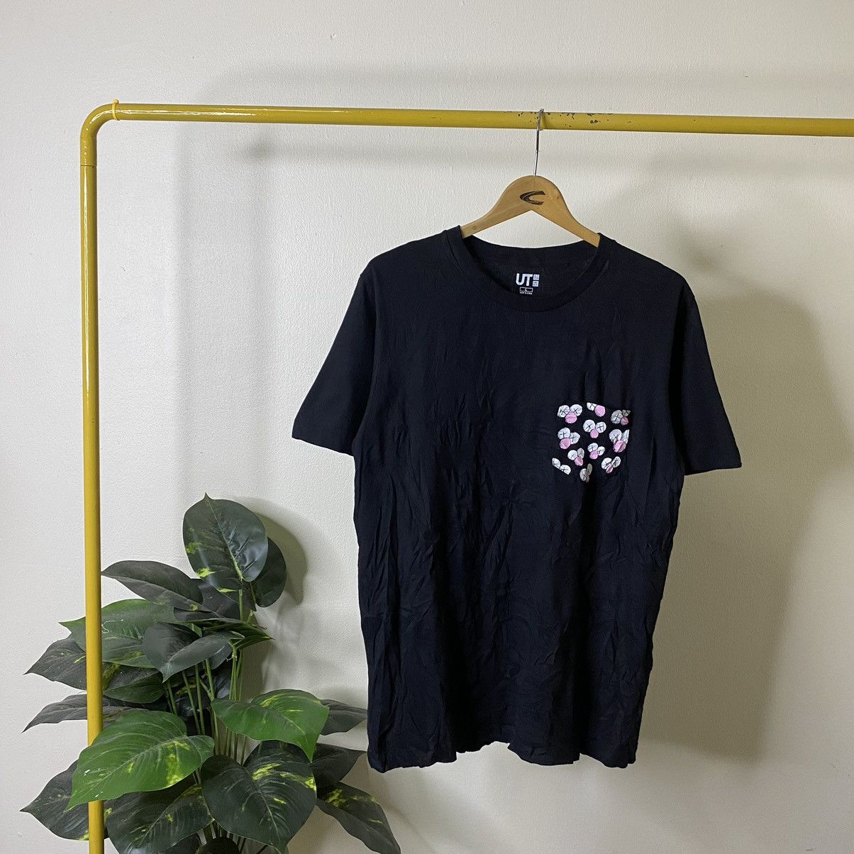 Kaws Kaws x Sesame Street Single Pocket Collaboration Tee Size US M / EU 48-50 / 2 - 1 Thumbnail