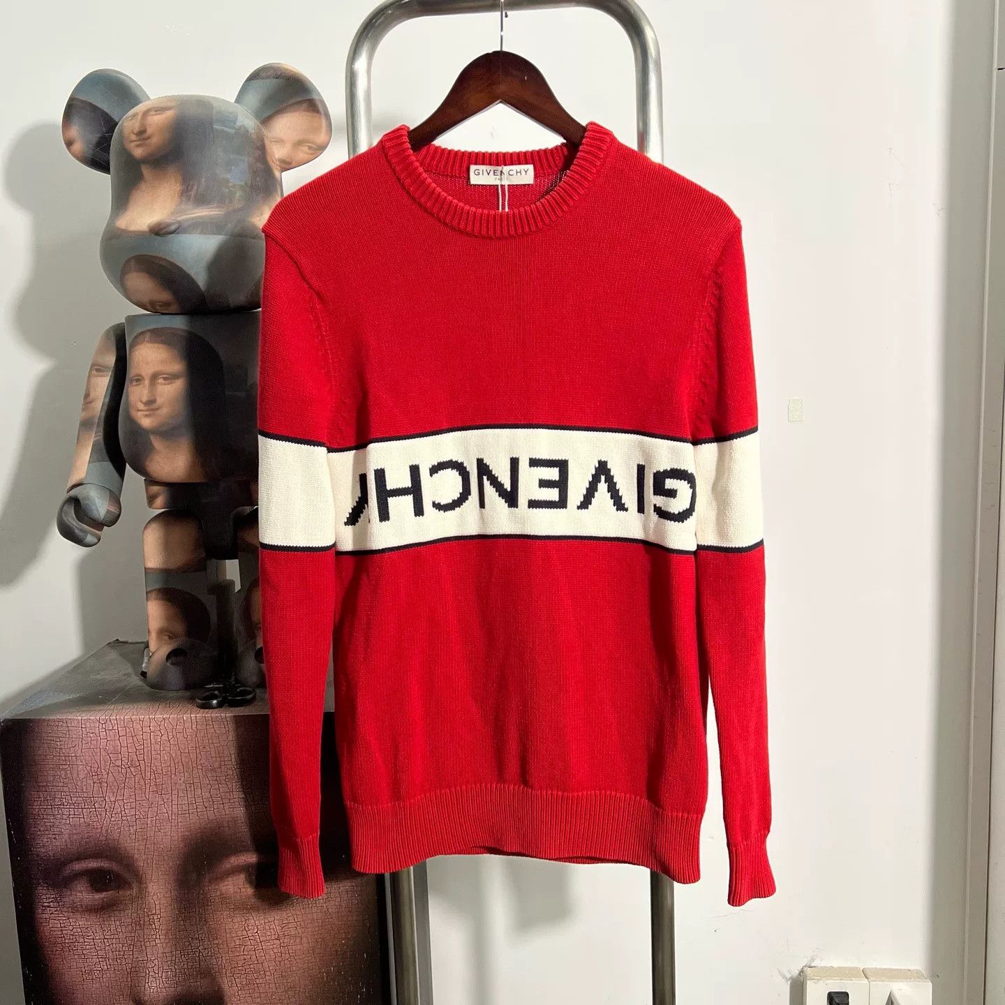 Givenchy Givenchy Retro Sweater XS Women Size XS / US 0-2 / IT 36-38 - 1 Thumbnail