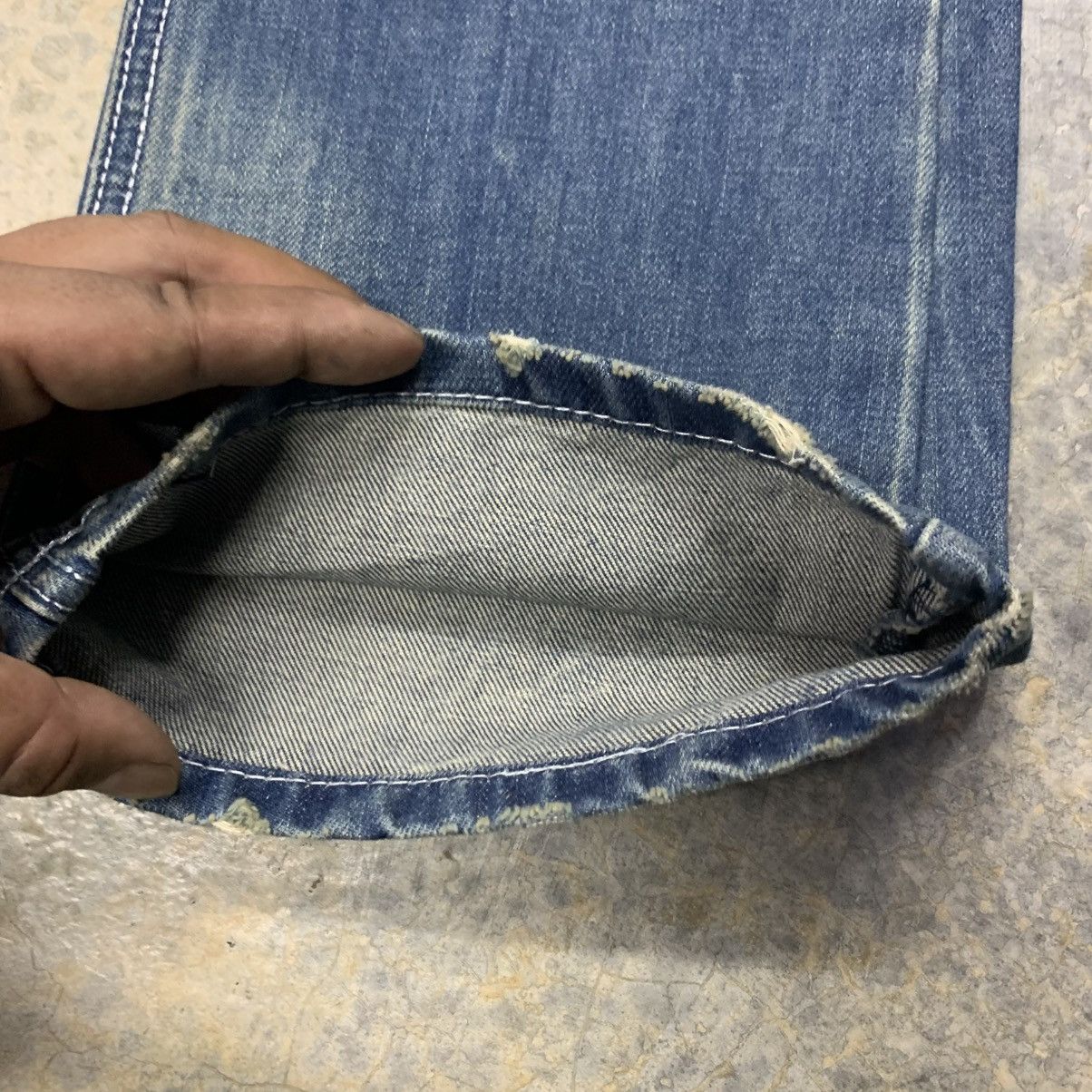 Japanese Brand × Vintage Flare KARI JYUA JEAN Clawmark Distressed Fade Jean Size US 31 - 15 Thumbnail