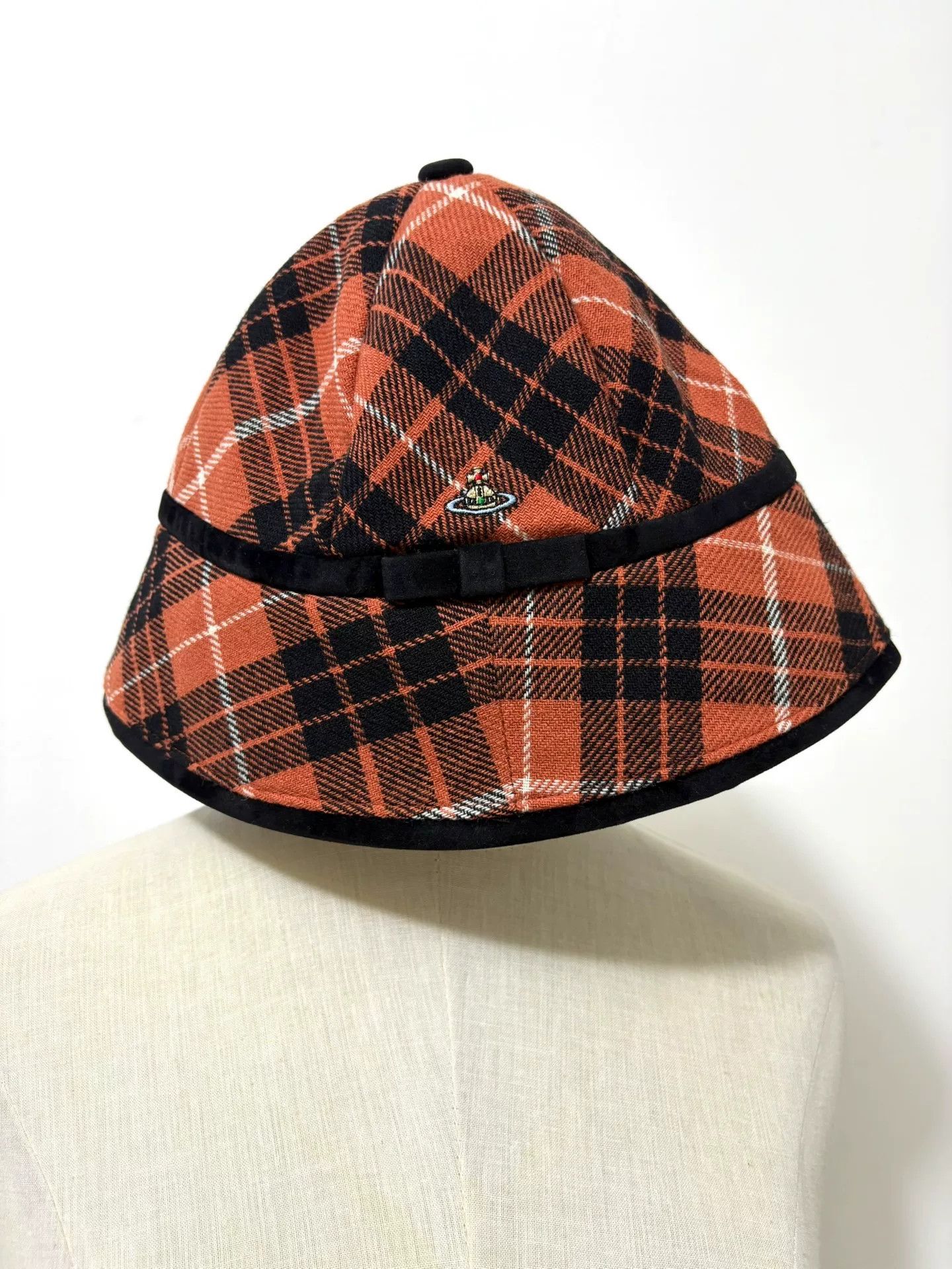 vivienne westwood plaid orange fisherman's hat