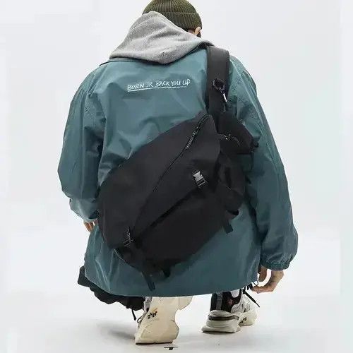 Fashion Hip Hop Messenger Shoulder Bag in Black, Men's