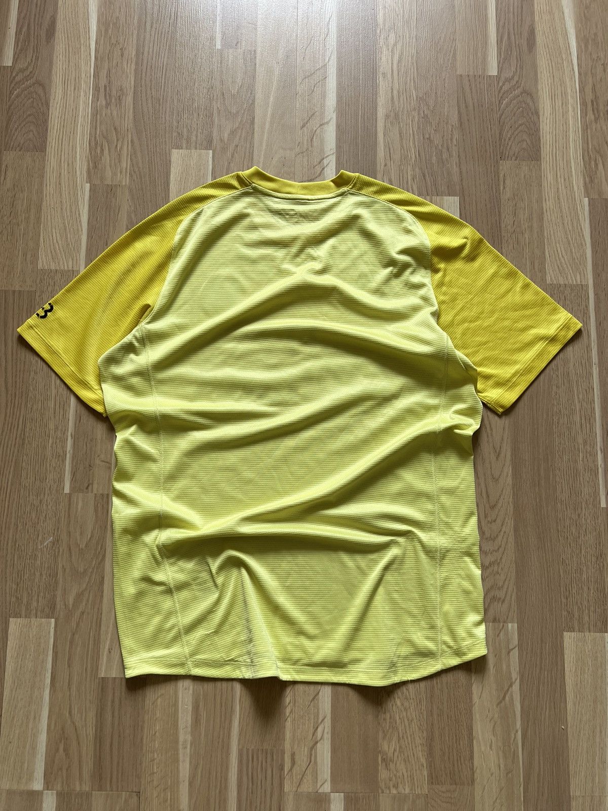 Nike Nike vintage football jersey goalkeeper yellow 2015 Size US XL / EU 56 / 4 - 8 Thumbnail