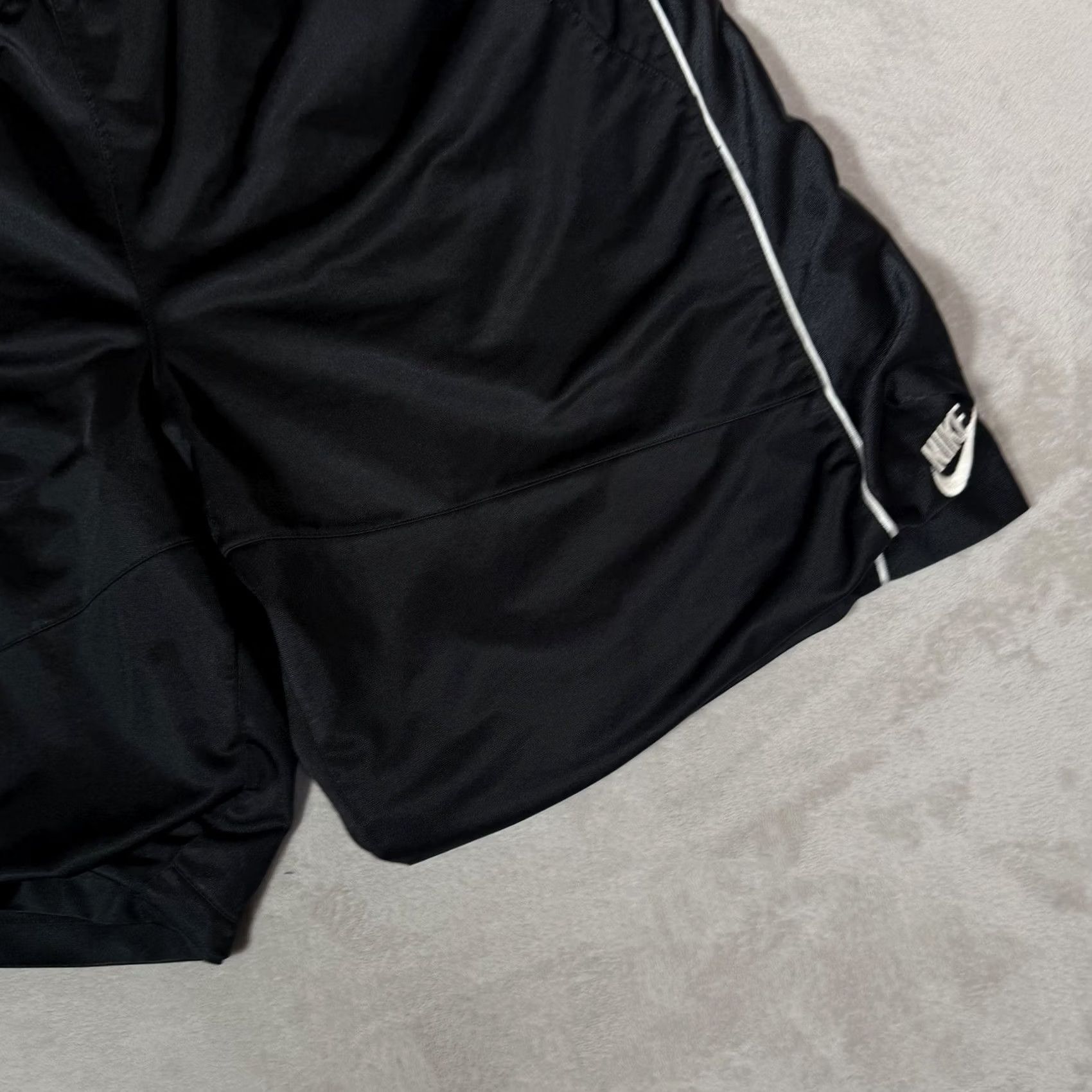 Nike VINTAGE Nike Basketball Shorts Mens XL Black Satin Lined Pockets Drawstring 90s Retro Logo Sports Size US 36 / EU 52 - 3 Thumbnail