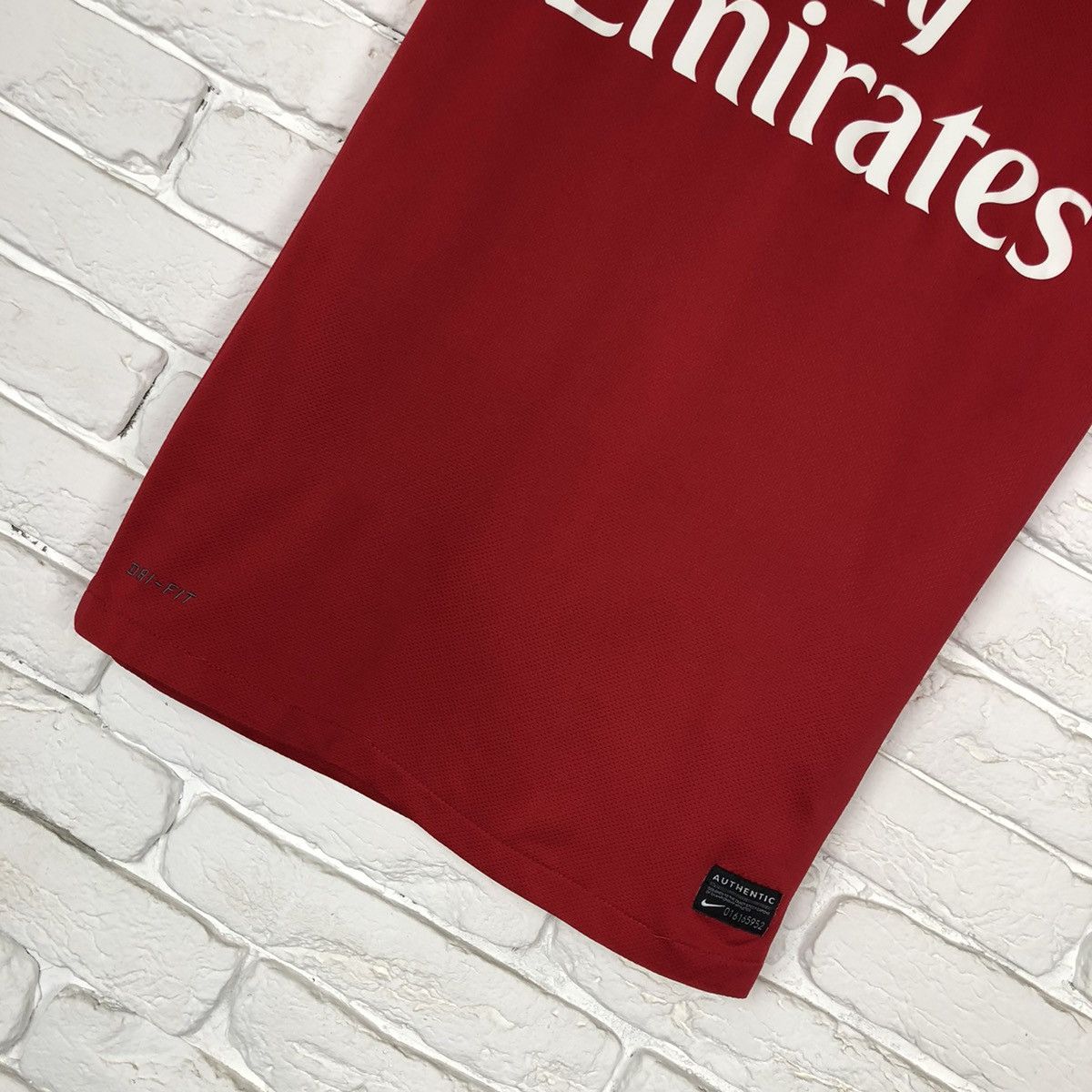Nike Arsenal nike 2011 2012 home jersey Size US M / EU 48-50 / 2 - 2 Thumbnail
