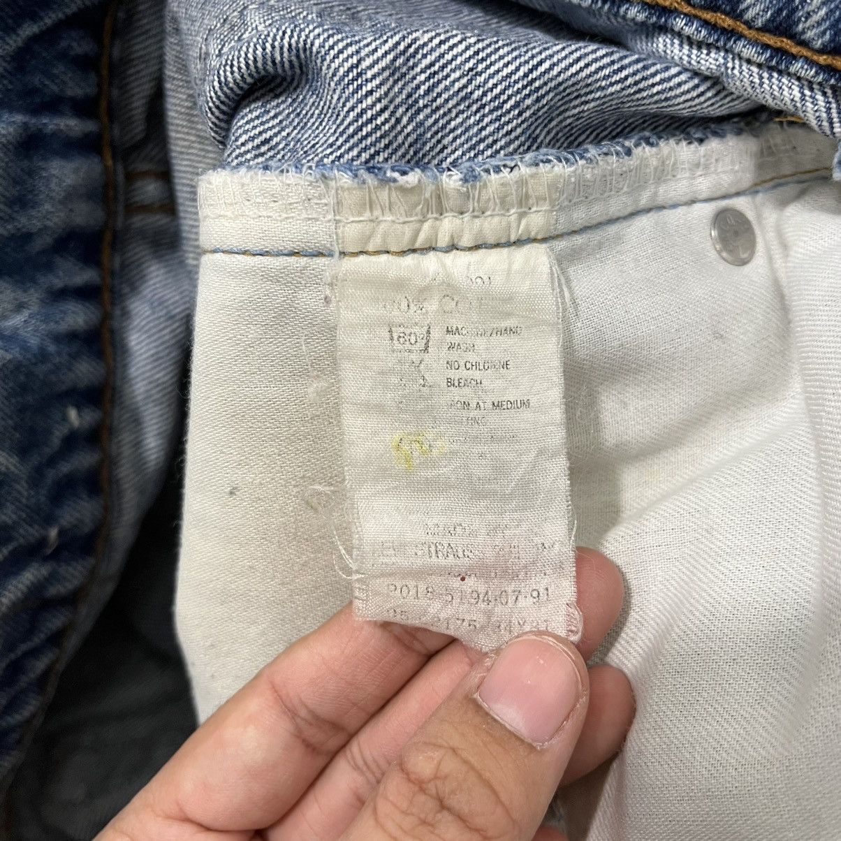 Levi's Vintage Levis Distressed Denim Jeans Size US 30 / EU 46 - 19 Thumbnail