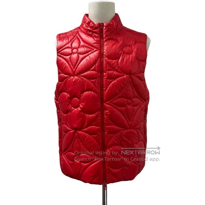 Louis Vuitton Louis Vuitton Embossed three-flower waistcoat vest Size US M / EU 48-50 / 2 - 1 Thumbnail