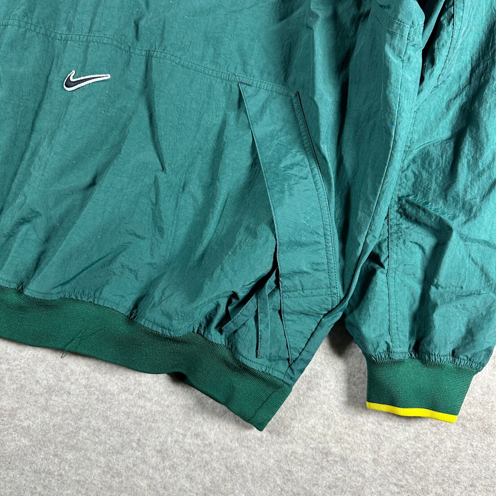 Nike Vintage Nike Jacket Center Swoosh Size XXL Green Yellow Size US XXL / EU 58 / 5 - 3 Thumbnail