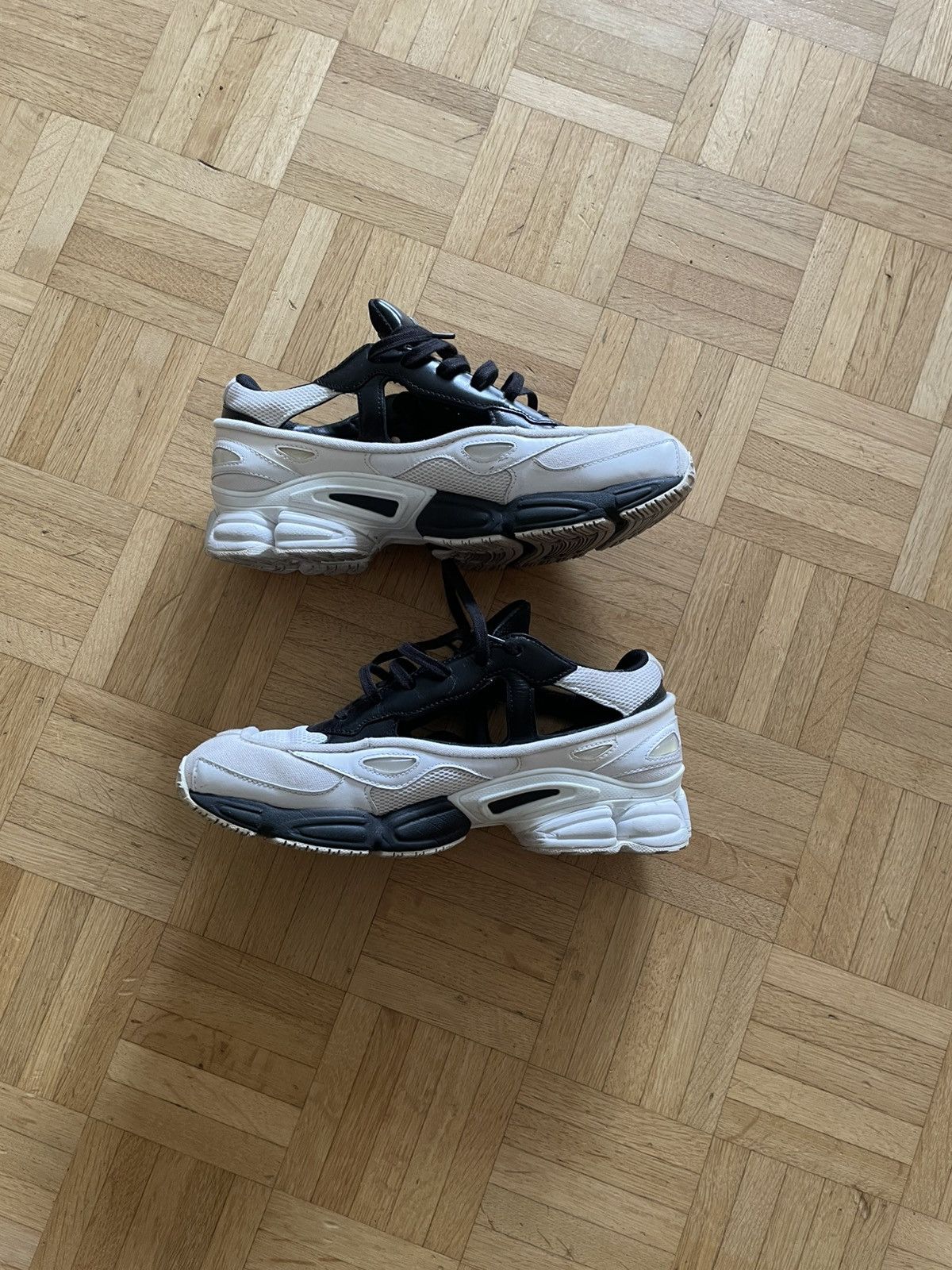 Adidas × Raf Simons adidas RS Replicant Ozweego Raf Simons Black/Cream Size US 9 / EU 42 - 2 Thumbnail
