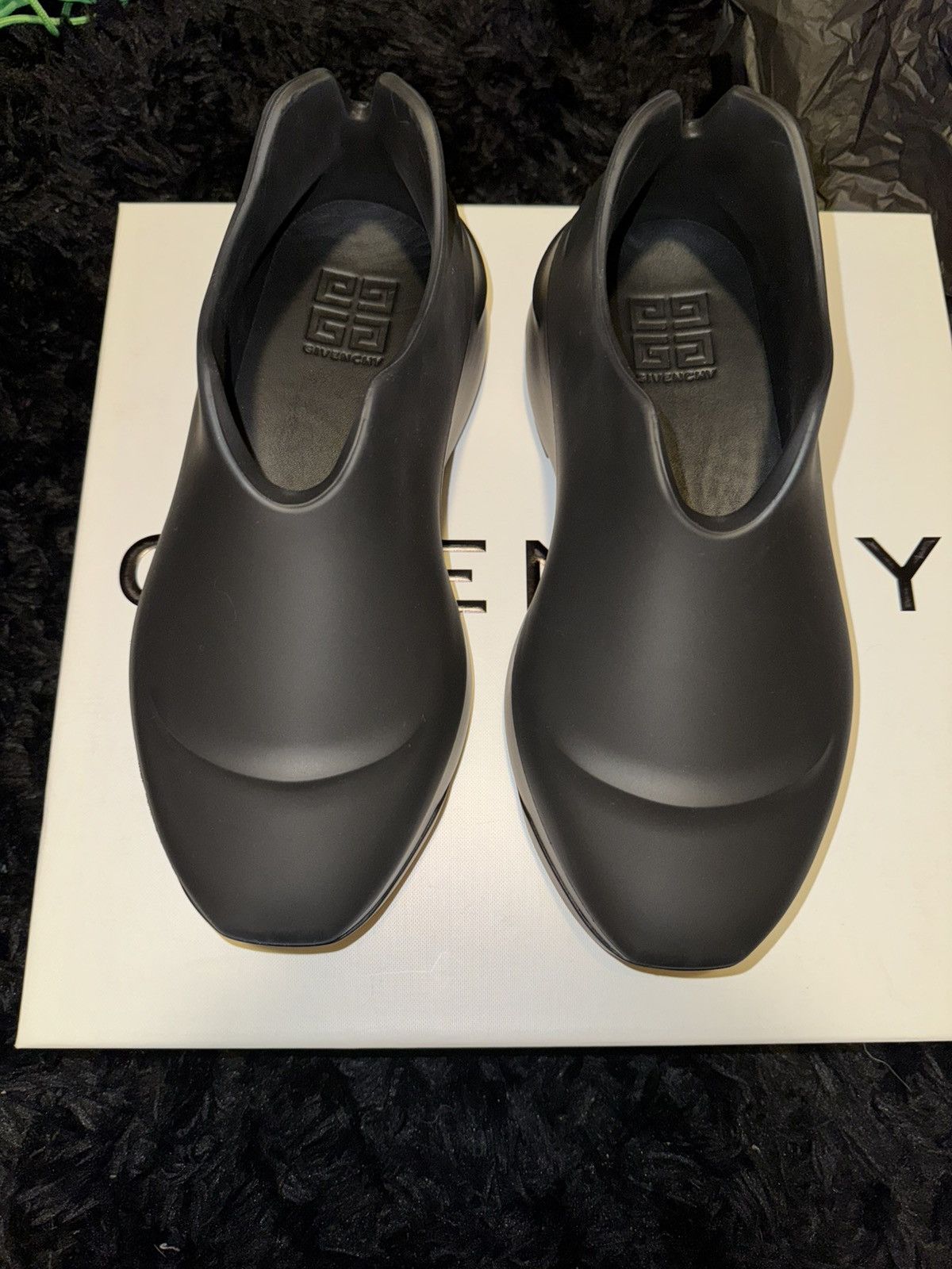 Givenchy Monumental Mallow | Grailed