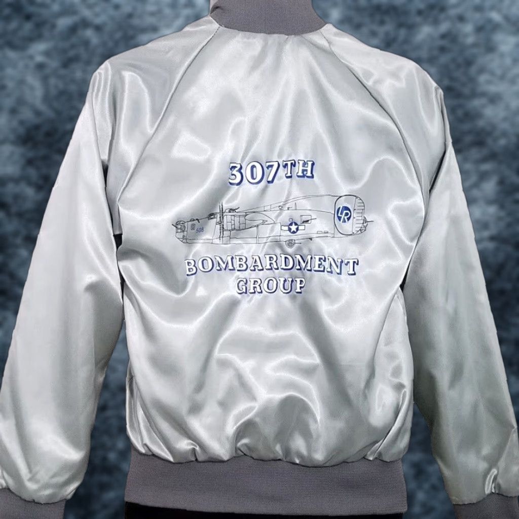Vintage VINTAGE 307th Bombardment Group Satin Bomber Jacket Mens Size S Gray Flight/Bomber 80s USA Long Rangers WWII Four Seasons Size US S / EU 44-46 / 1 - 1 Thumbnail
