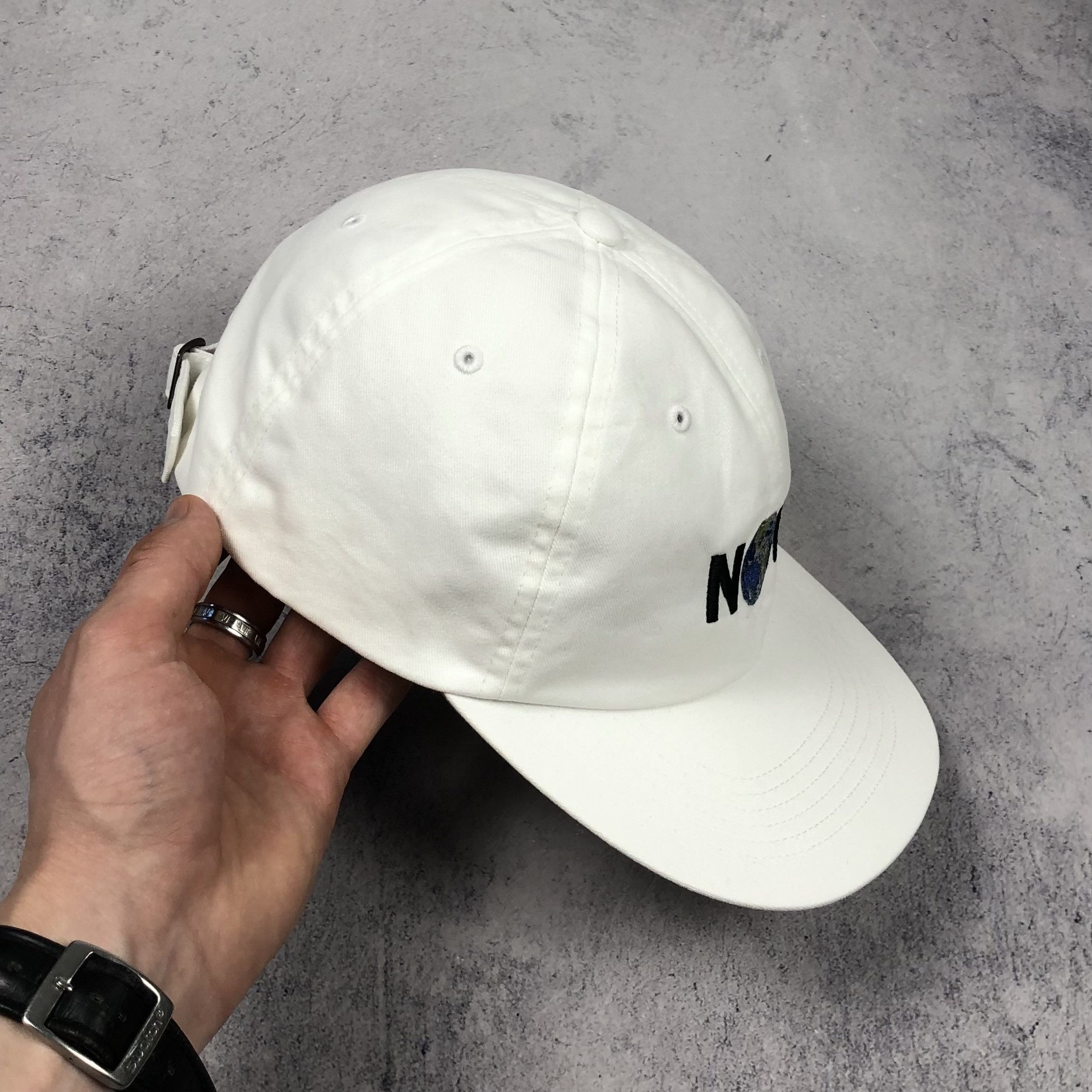 Uniqlo Uniqlo Cali Dewitt NOW Earth White Men’s Cap art hype Size ONE SIZE - 7 Thumbnail