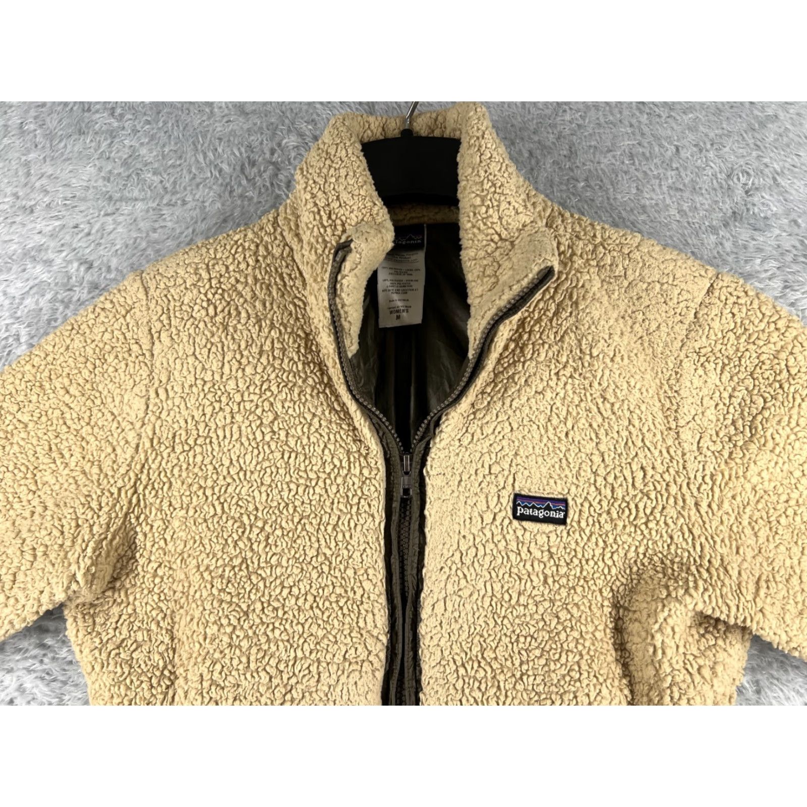 Patagonia Patagonia Jacket Womens Medium Beige Los Lobos 100% Polyester Fleece Full Zip All Seasons Regular Basic Jacket Embroidered Logo Zipper Logo Size M / US 6-8 / IT 42-44 - 4 Thumbnail