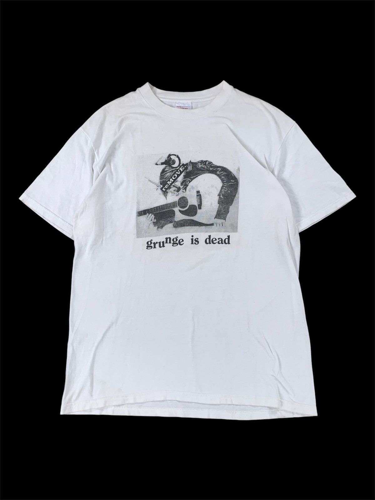 Vintage Vintage 2000s Kurt Cobain Grunge Is Dead Band Tee Nirvana Size US L / EU 52-54 / 3 - 1 Thumbnail