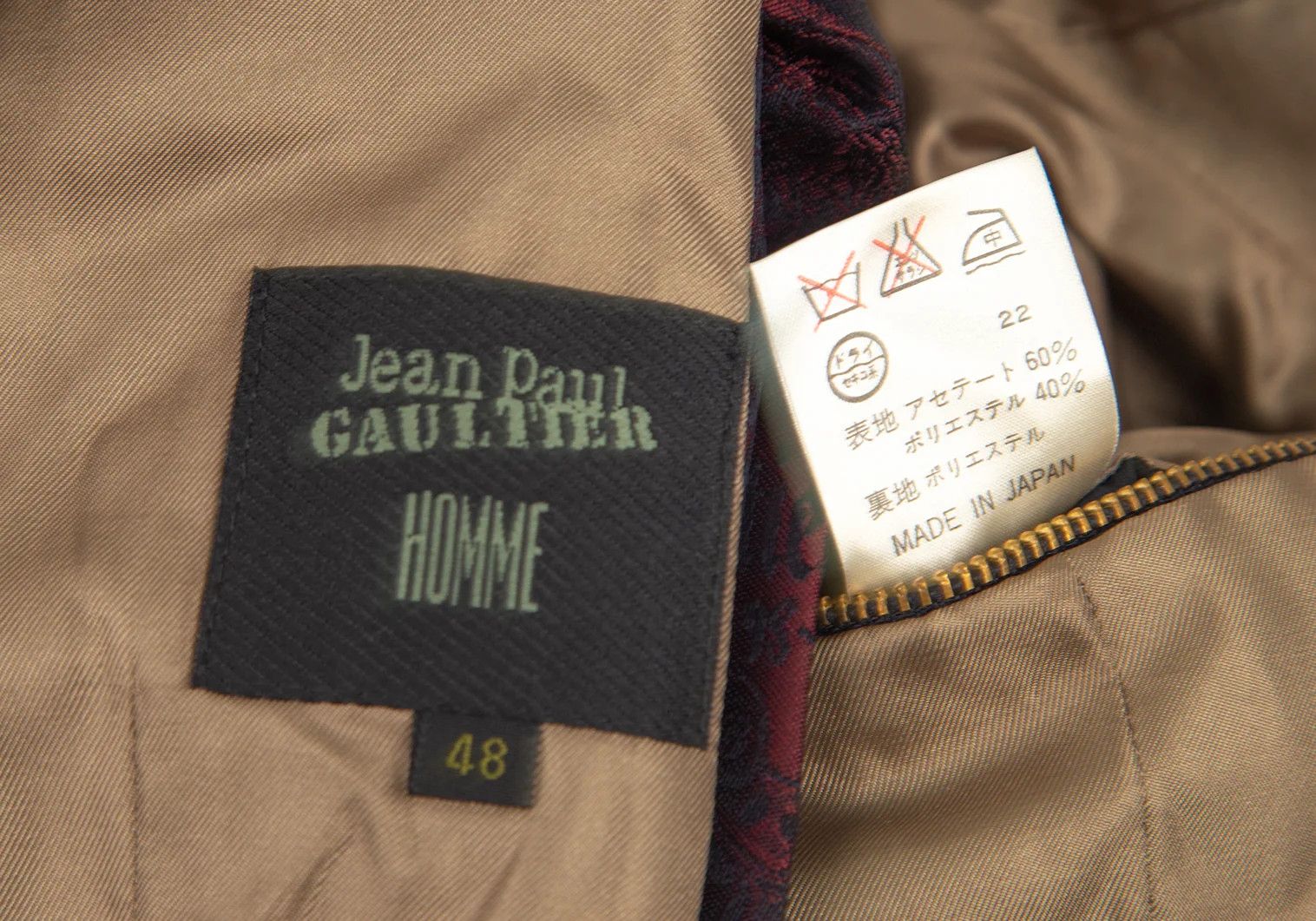 Jean Paul Gaultier Jacquard Magnet Button Jacket in Red Size 48 Size US M / EU 48-50 / 2 - 18 Thumbnail